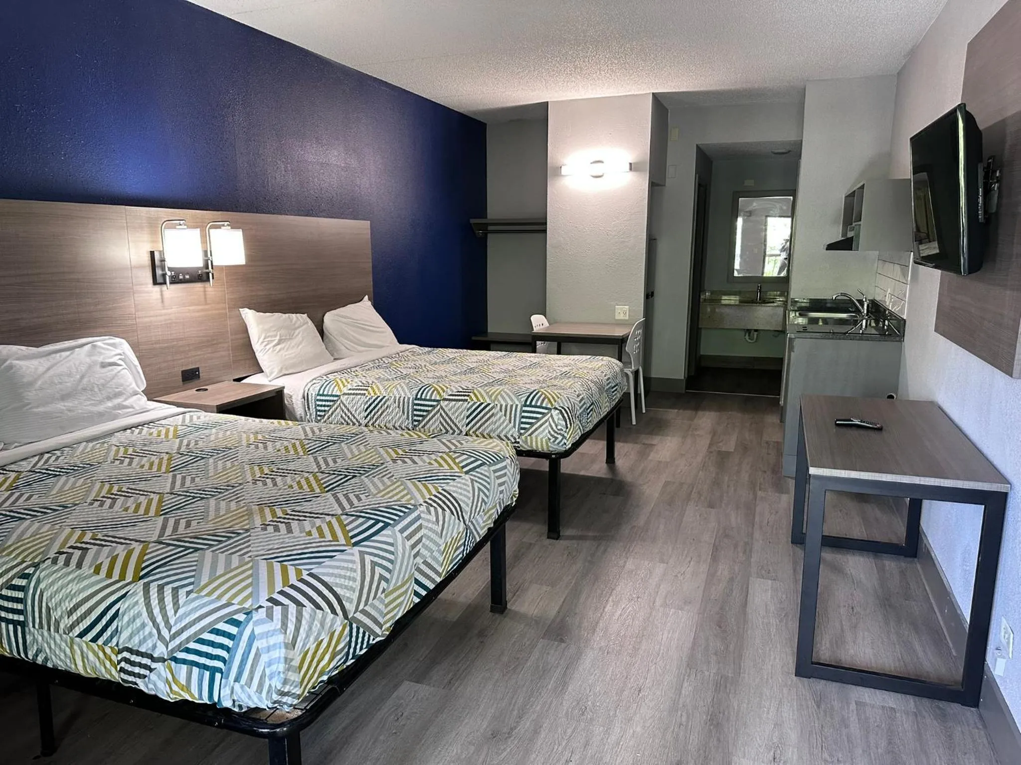 Bed in Studio Suites Extended Stay Chattanooga