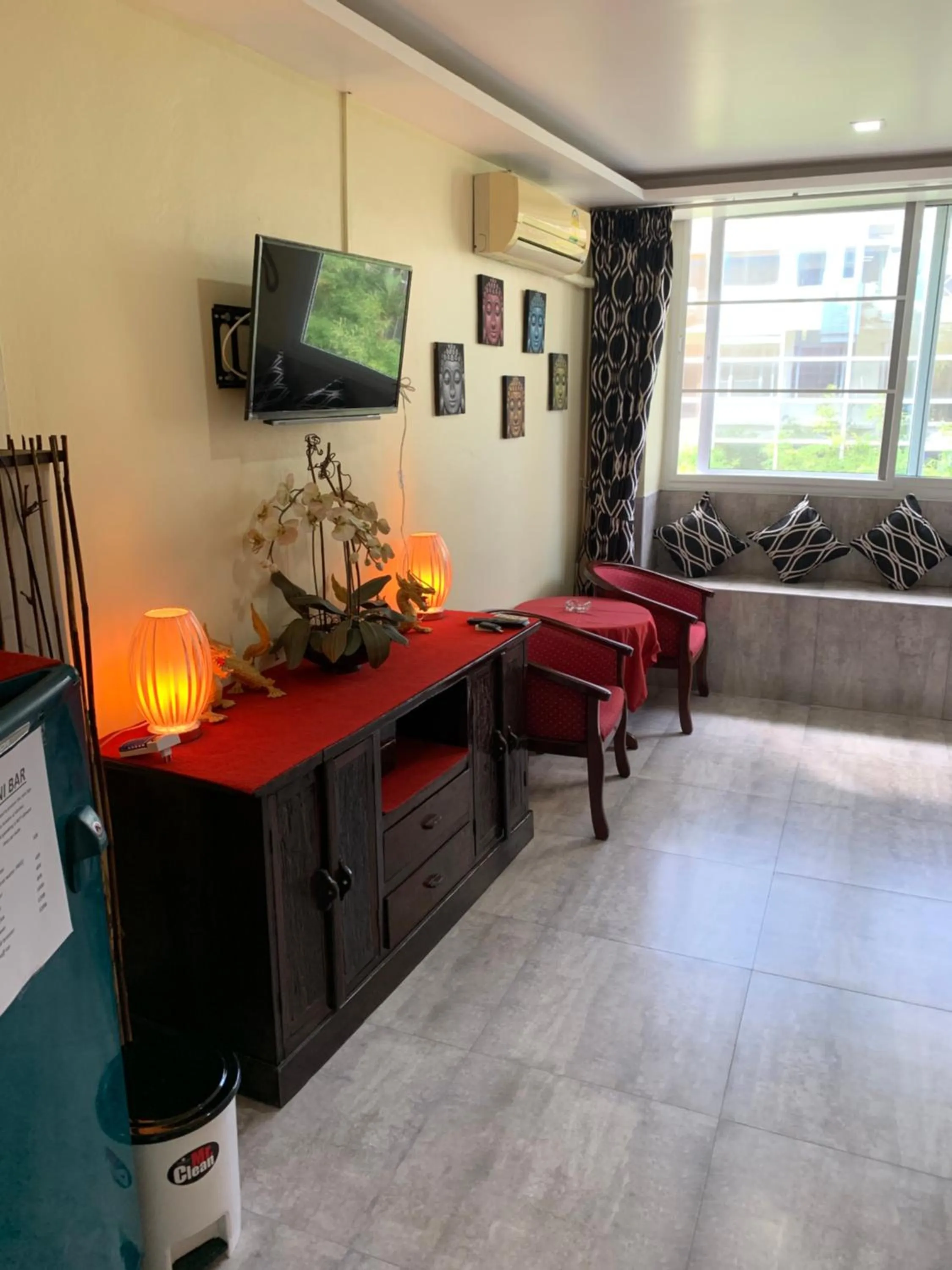 Fong Kaew and Baan Nang Fa Guesthouse