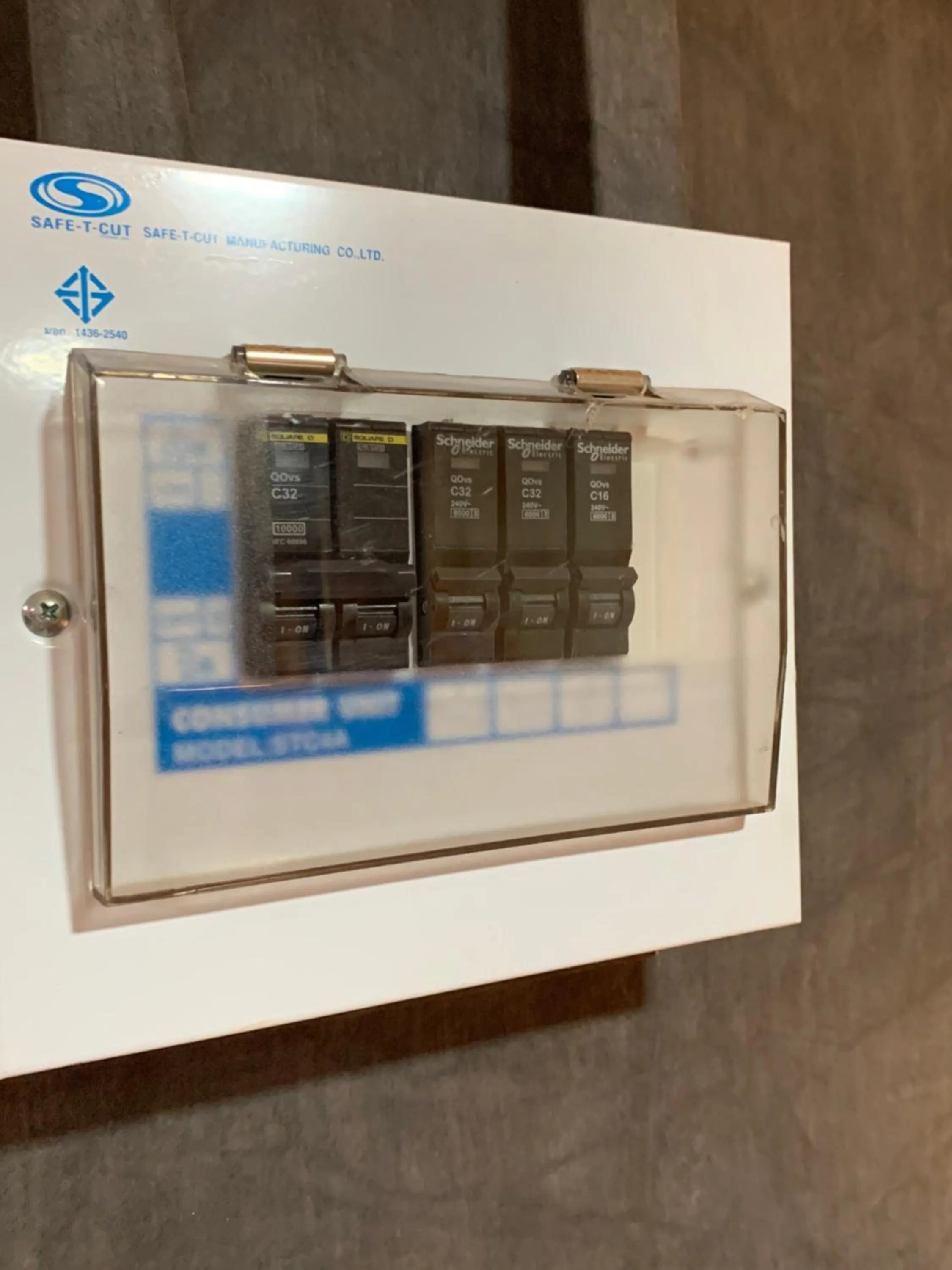 Fong Kaew and Baan Nang Fa Guesthouse