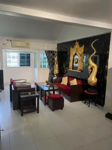 Fong Kaew and Baan Nang Fa Guesthouse