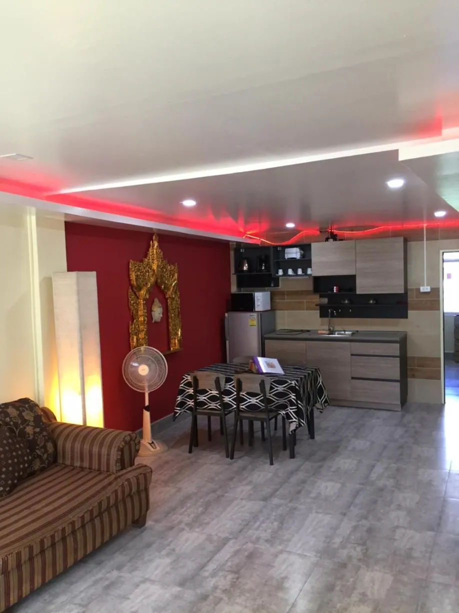 Photo of the whole room in Fong Kaew and Baan Nang Fa Guesthouse