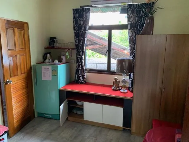 Fong Kaew and Baan Nang Fa Guesthouse