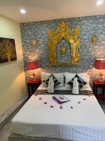 Budget Double Room in Fong Kaew and Baan Nang Fa Guesthouse Budget Double Room in Fong Kaew and Baan Nang Fa Guesthouse