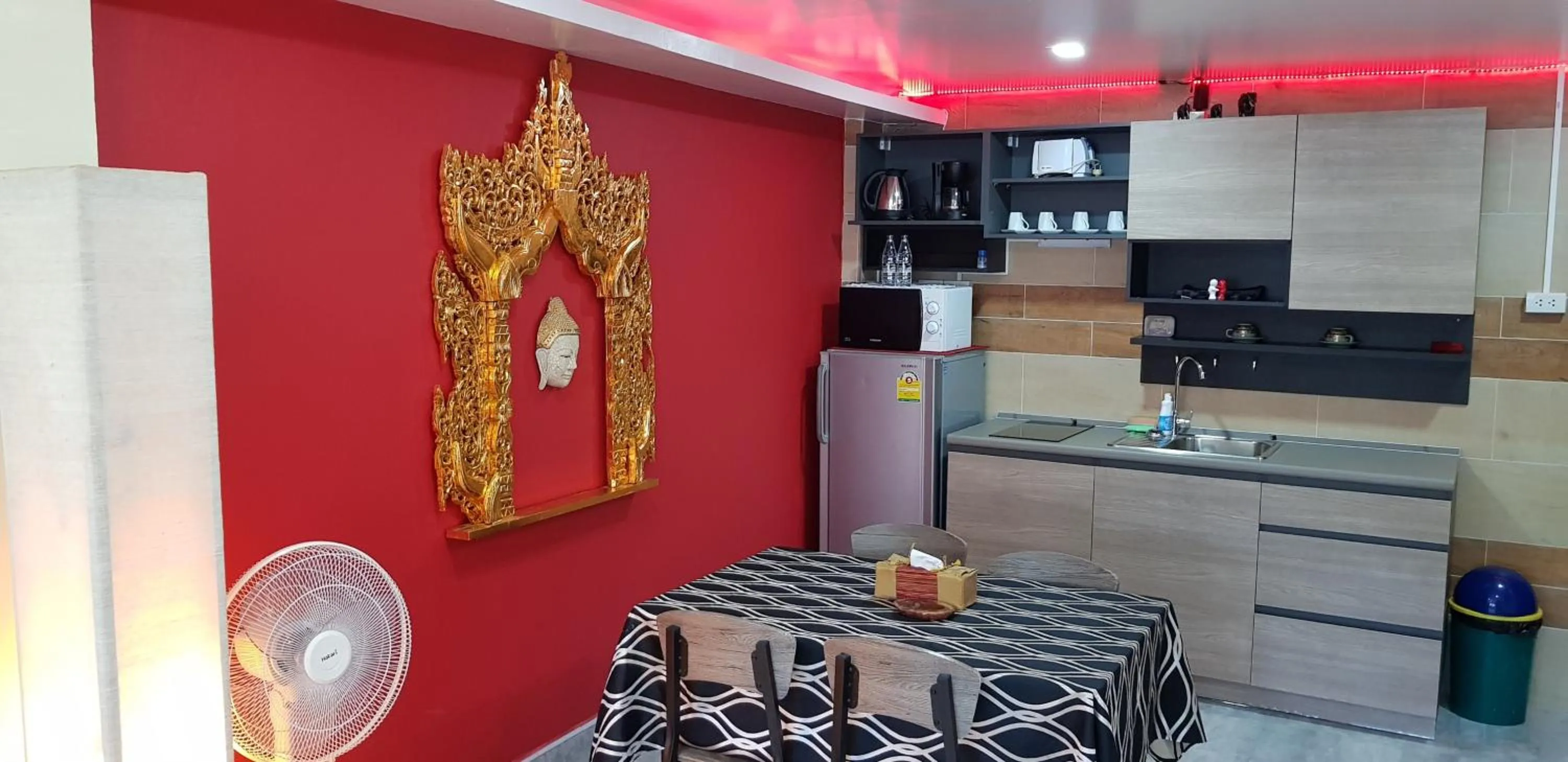 Kitchen or kitchenette in Fong Kaew and Baan Nang Fa Guesthouse