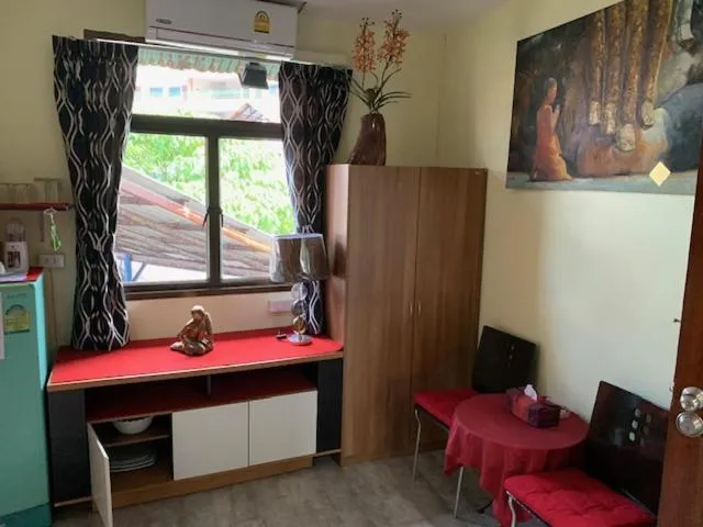 Fong Kaew and Baan Nang Fa Guesthouse