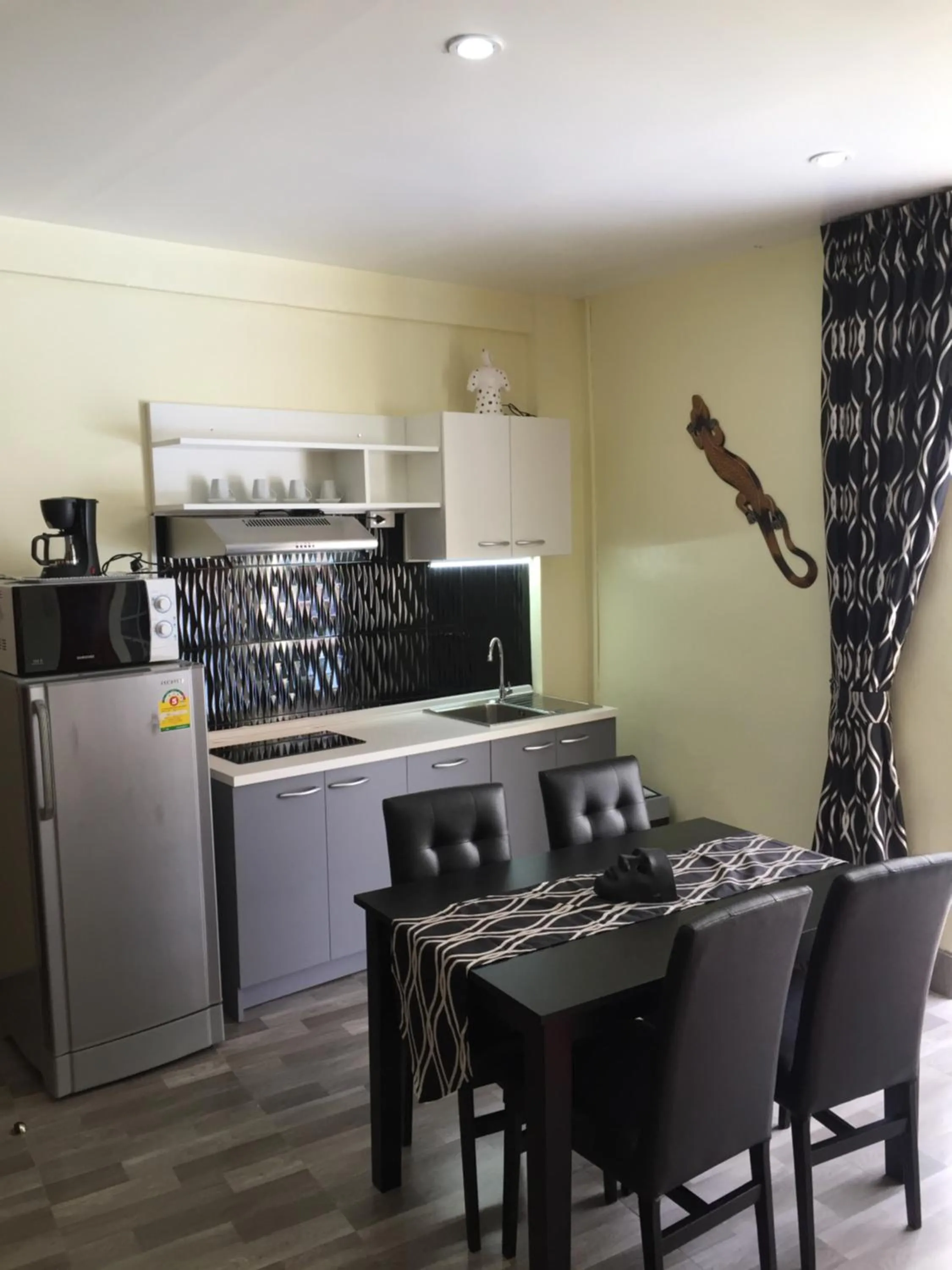 Dining area in Fong Kaew and Baan Nang Fa Guesthouse