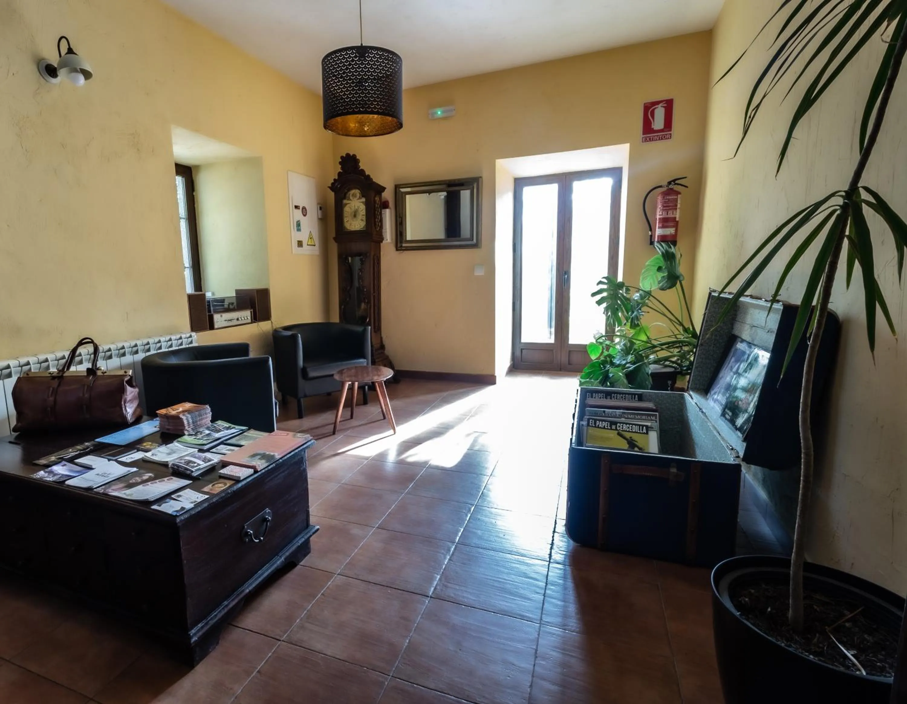 Lobby or reception in Posada Peña Pintada by Vivere Stays