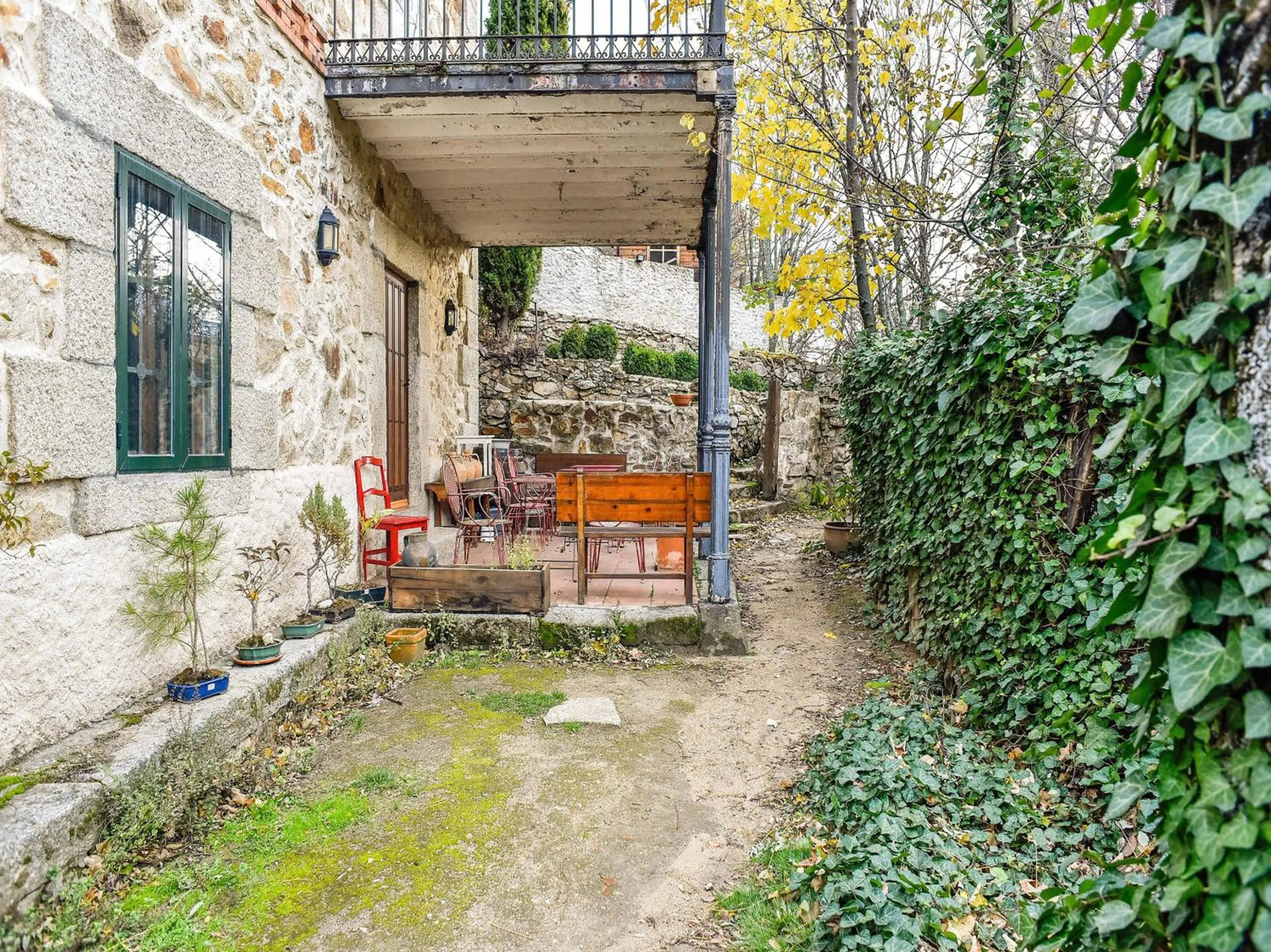 Patio in Posada Peña Pintada by Vivere Stays