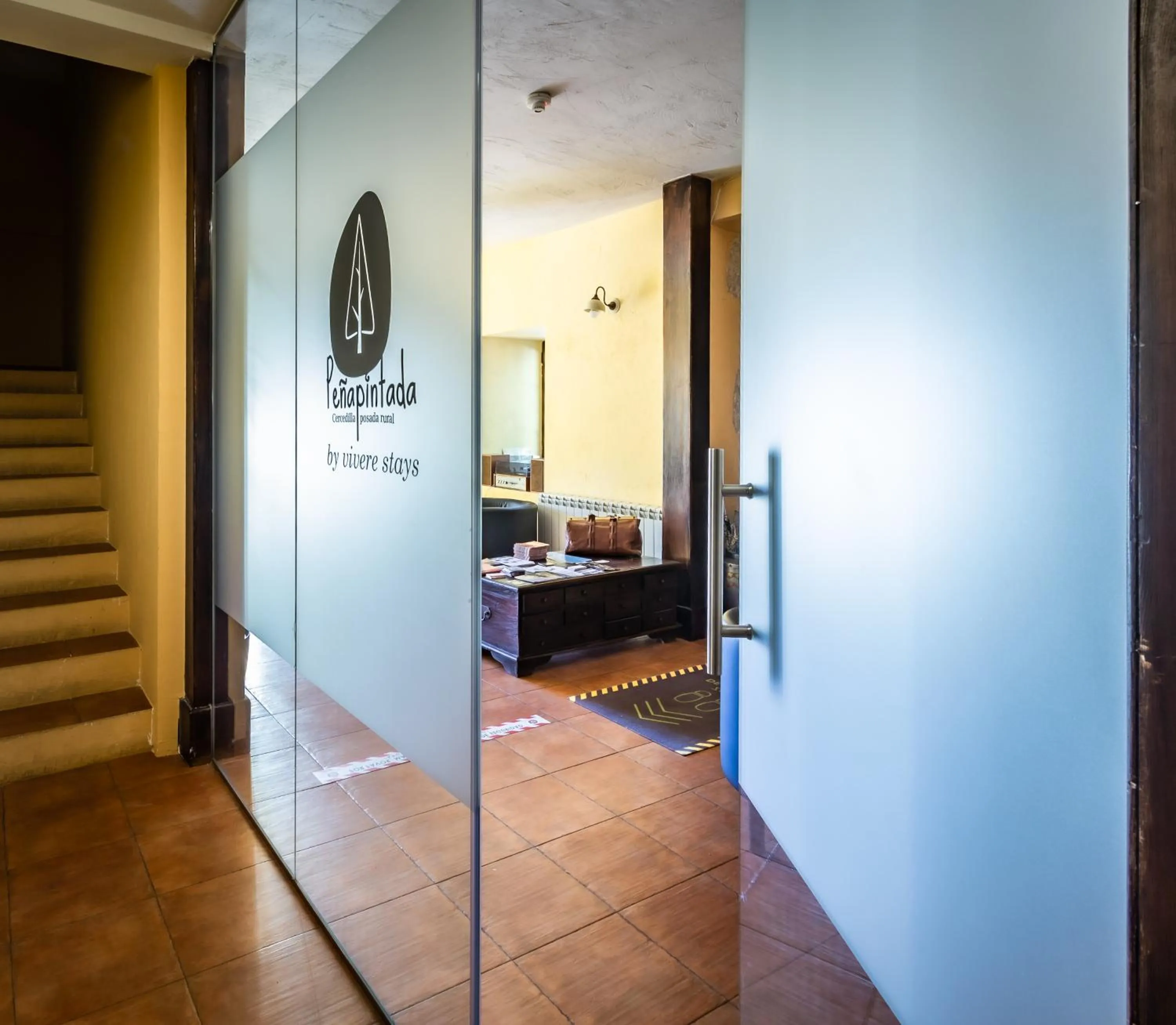 Lobby or reception, Bed in Posada Peña Pintada by Vivere Stays