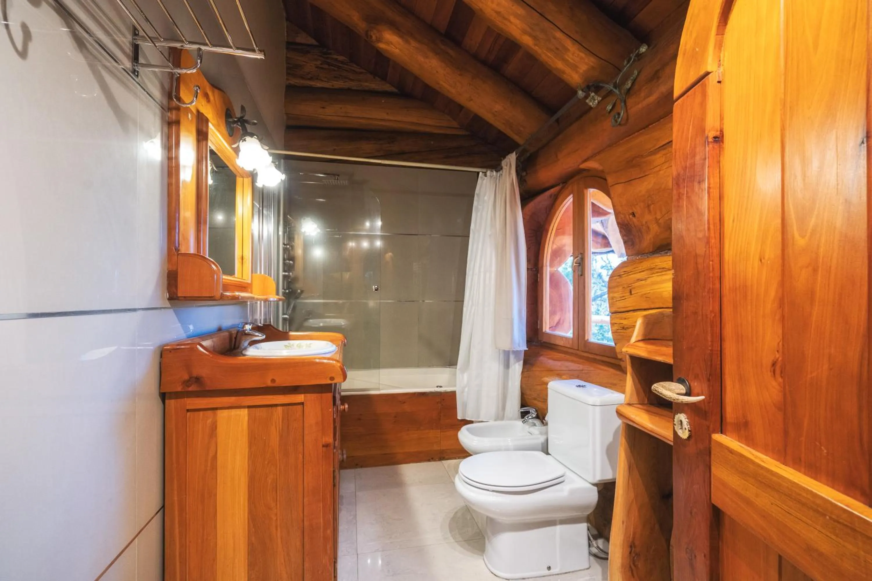 Rotui Luxury Village