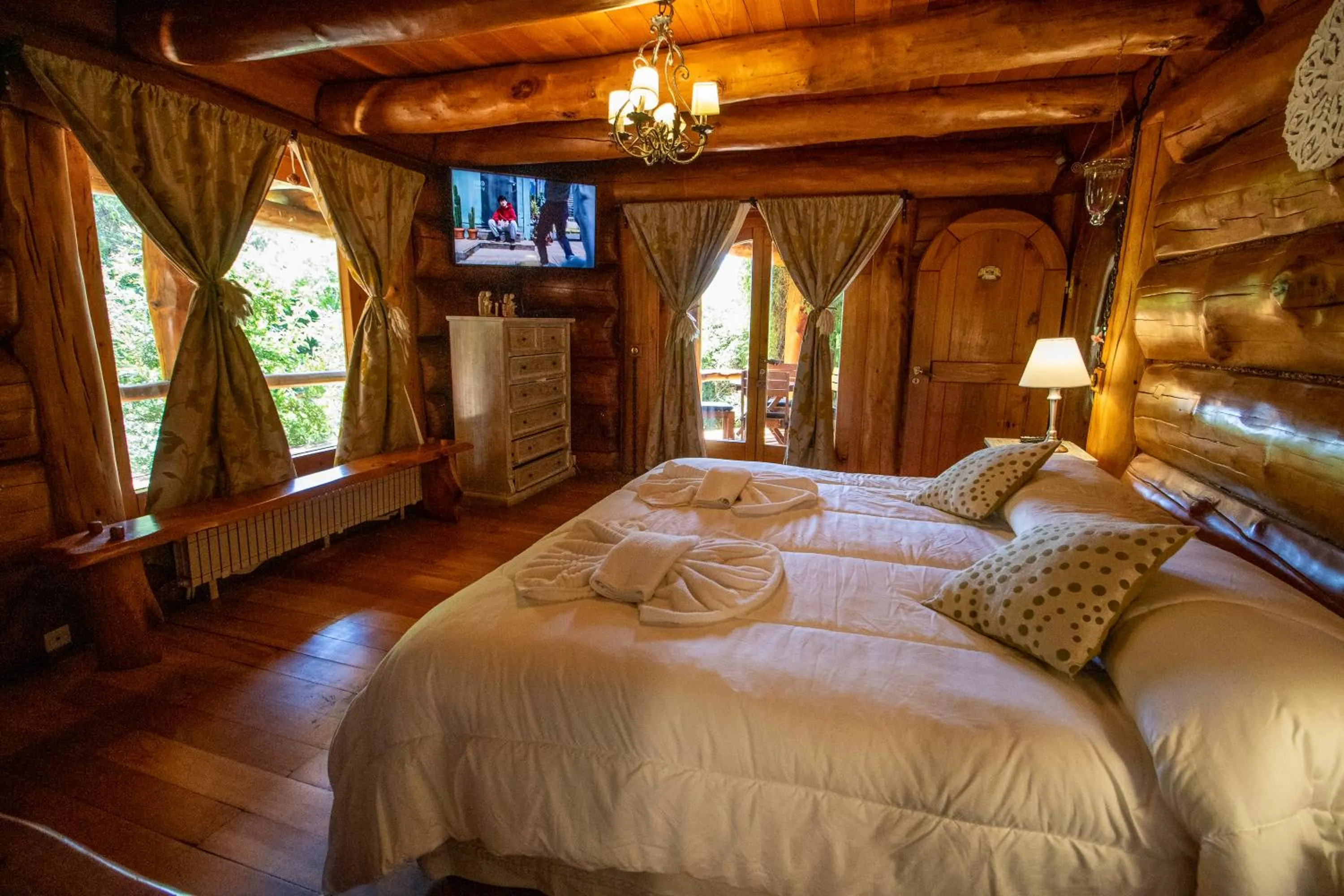 Bed in Rotui Luxury Village
