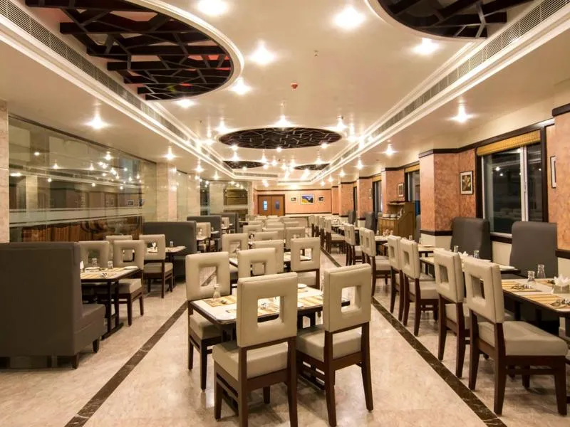 Restaurant/places to eat in Shenbaga Hotel And Convention Centre