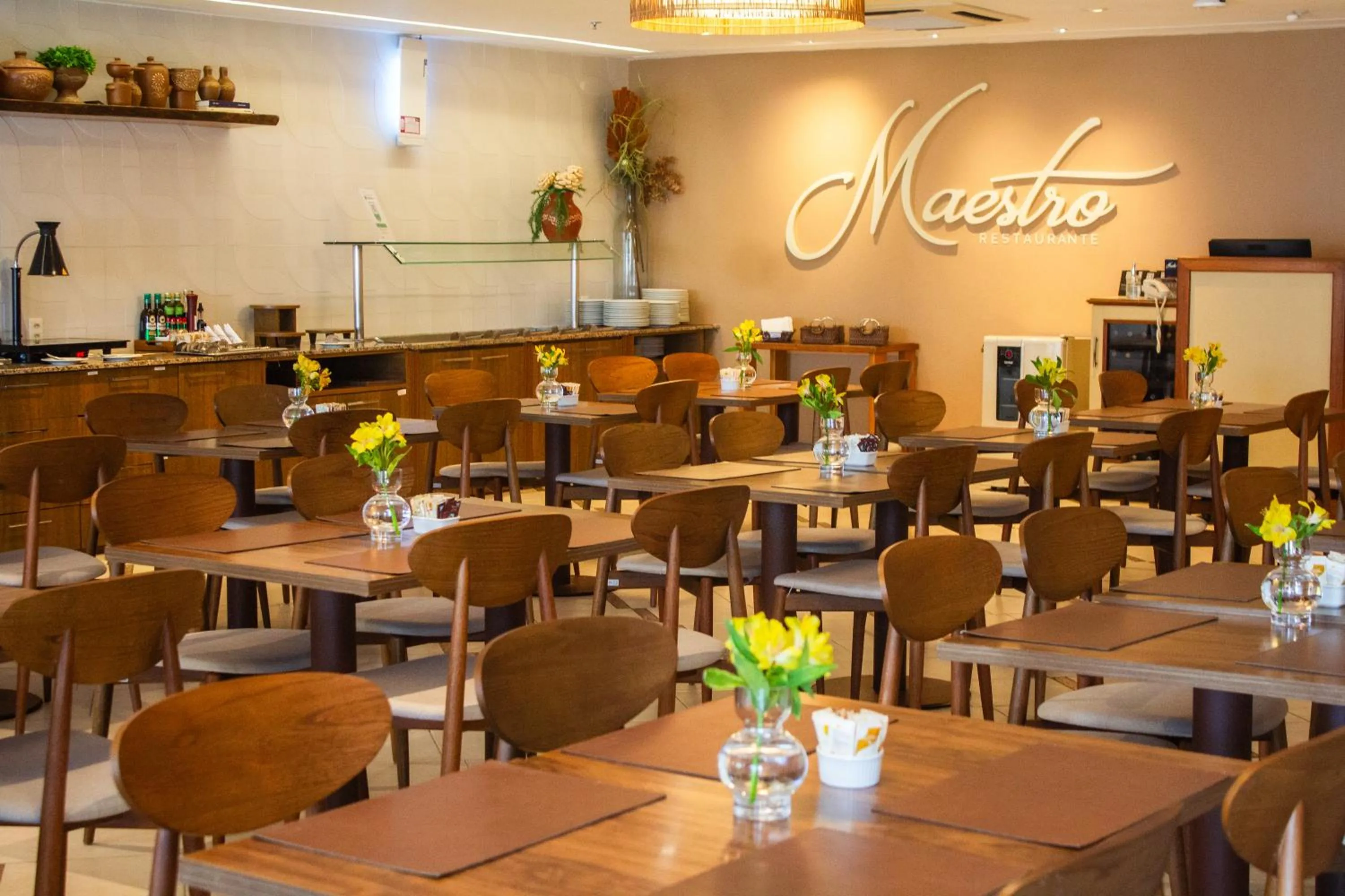 Restaurant/places to eat in Hotel Sonata de Iracema