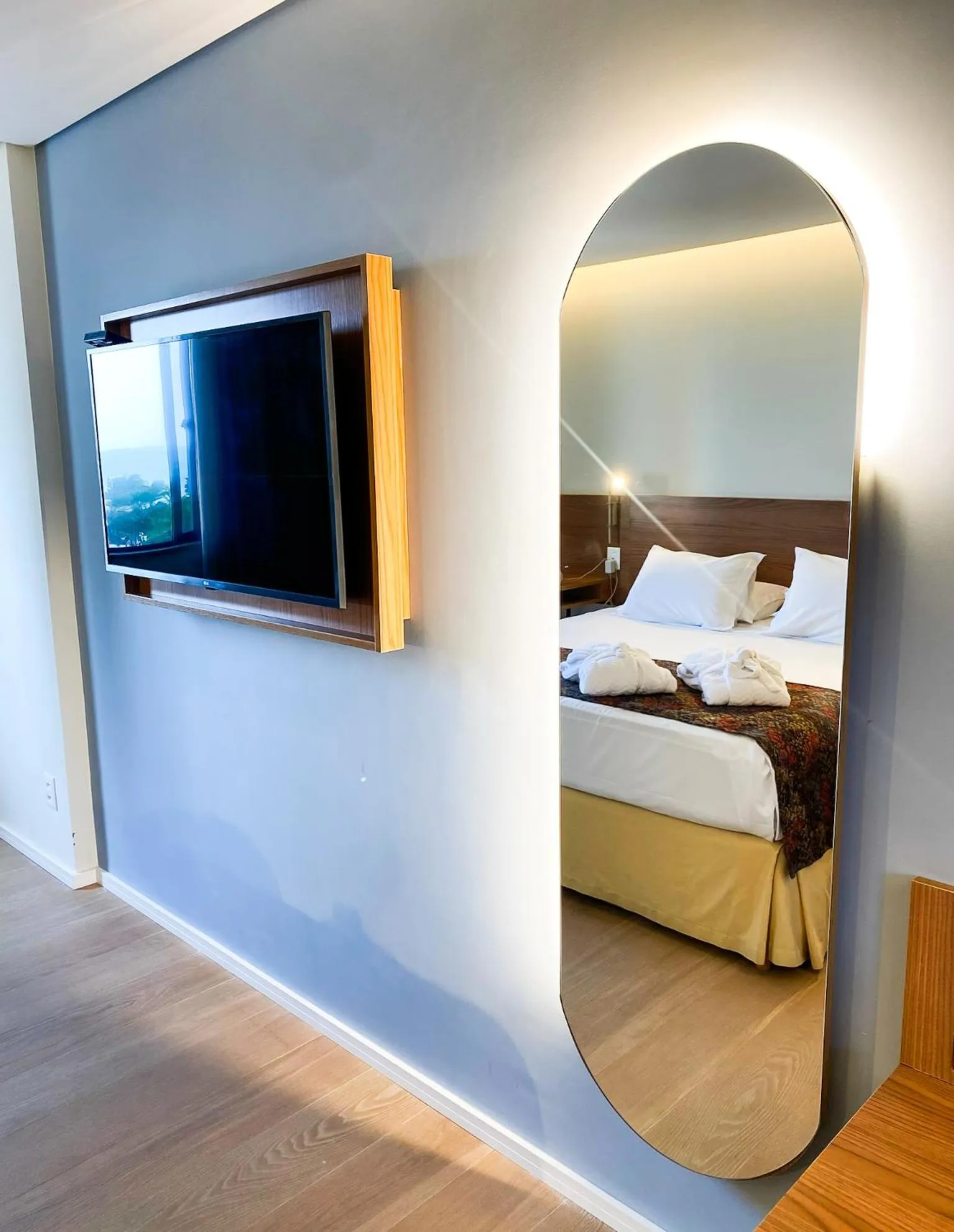 furniture, Bed in Hotel Sonata de Iracema