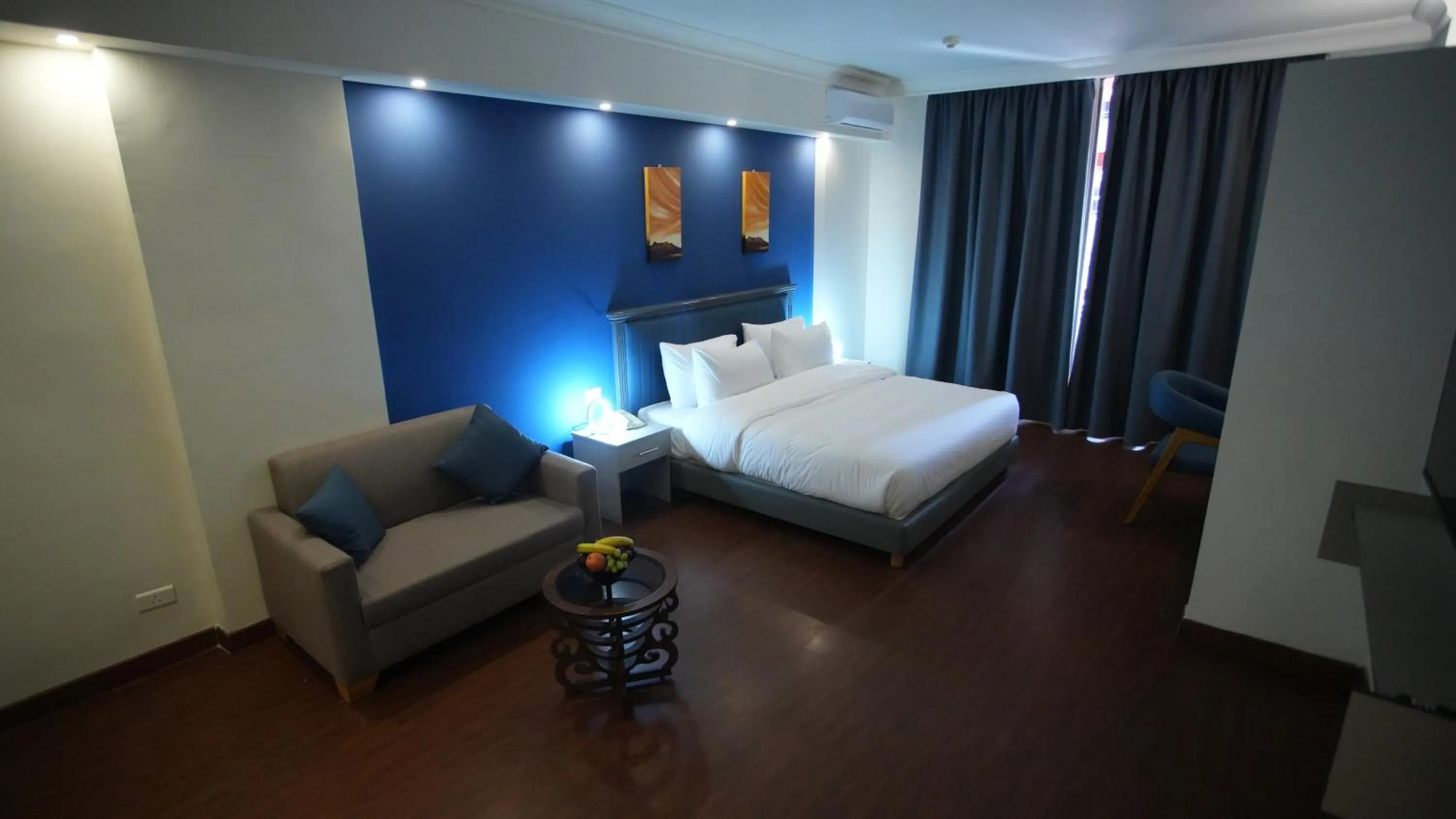 Decorative detail, Bed in Manara Riva Suites