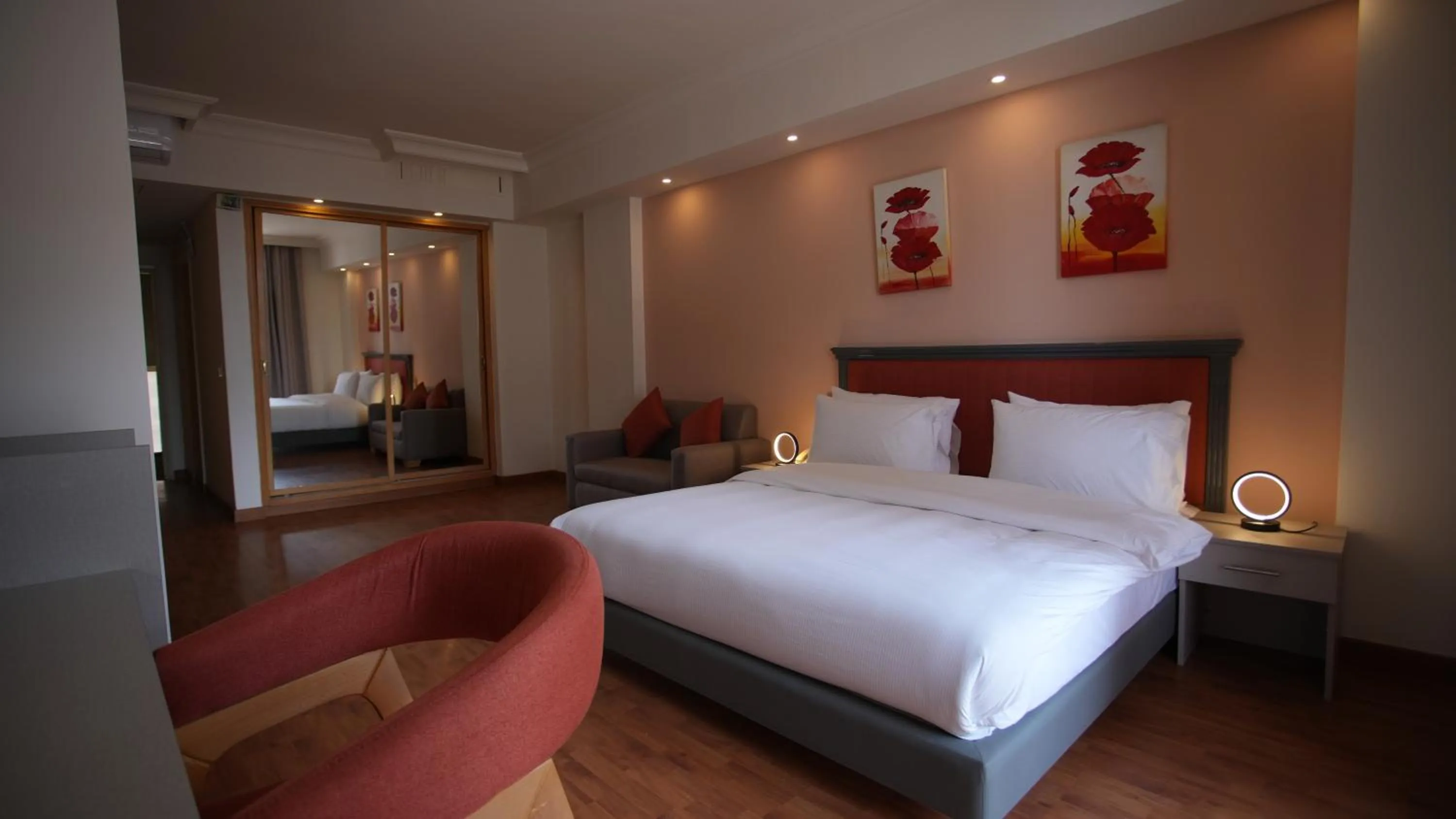 Bedroom, Bed in Manara Riva Suites