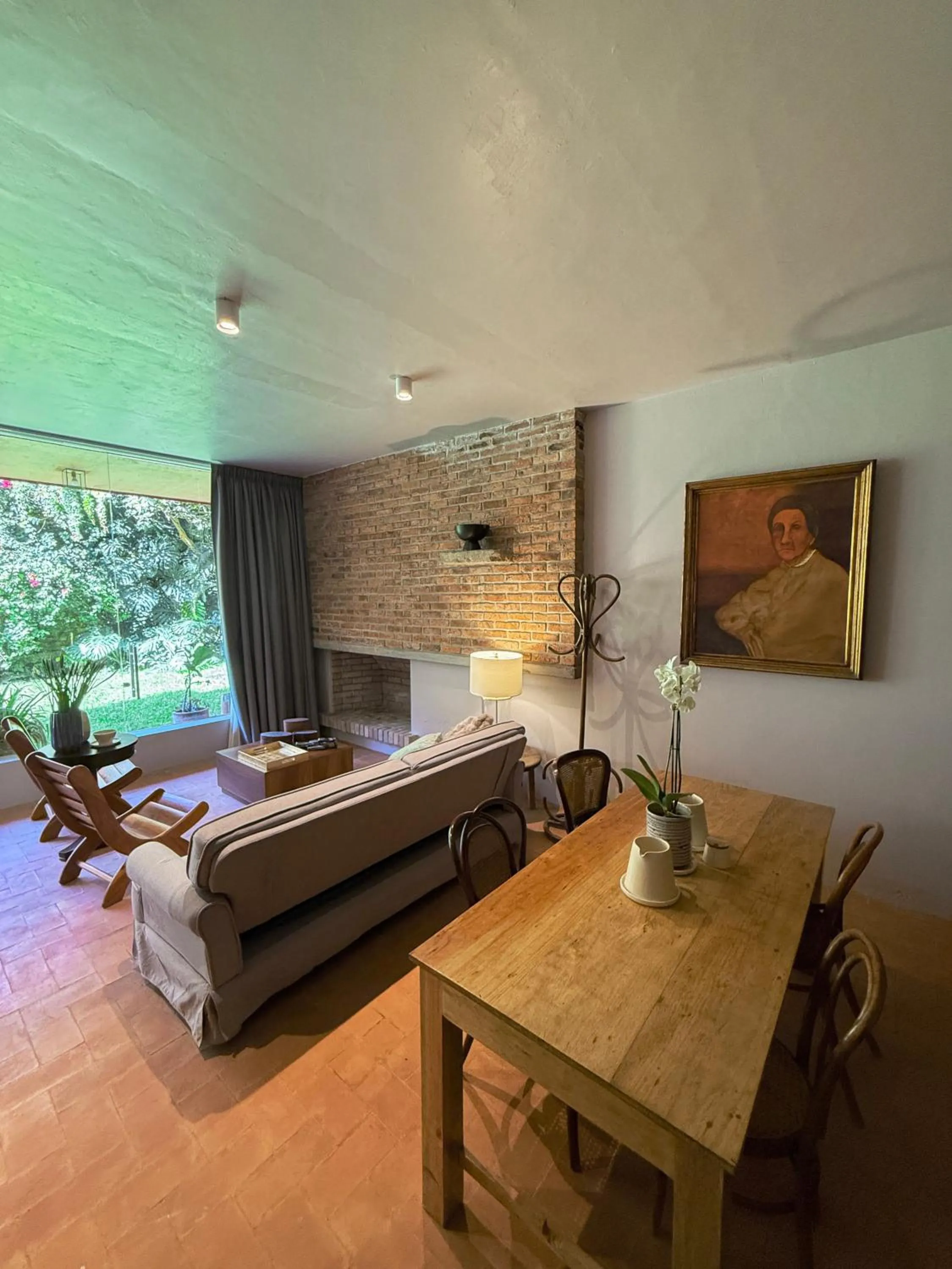 Living room, Bed in Parque Juan Diego