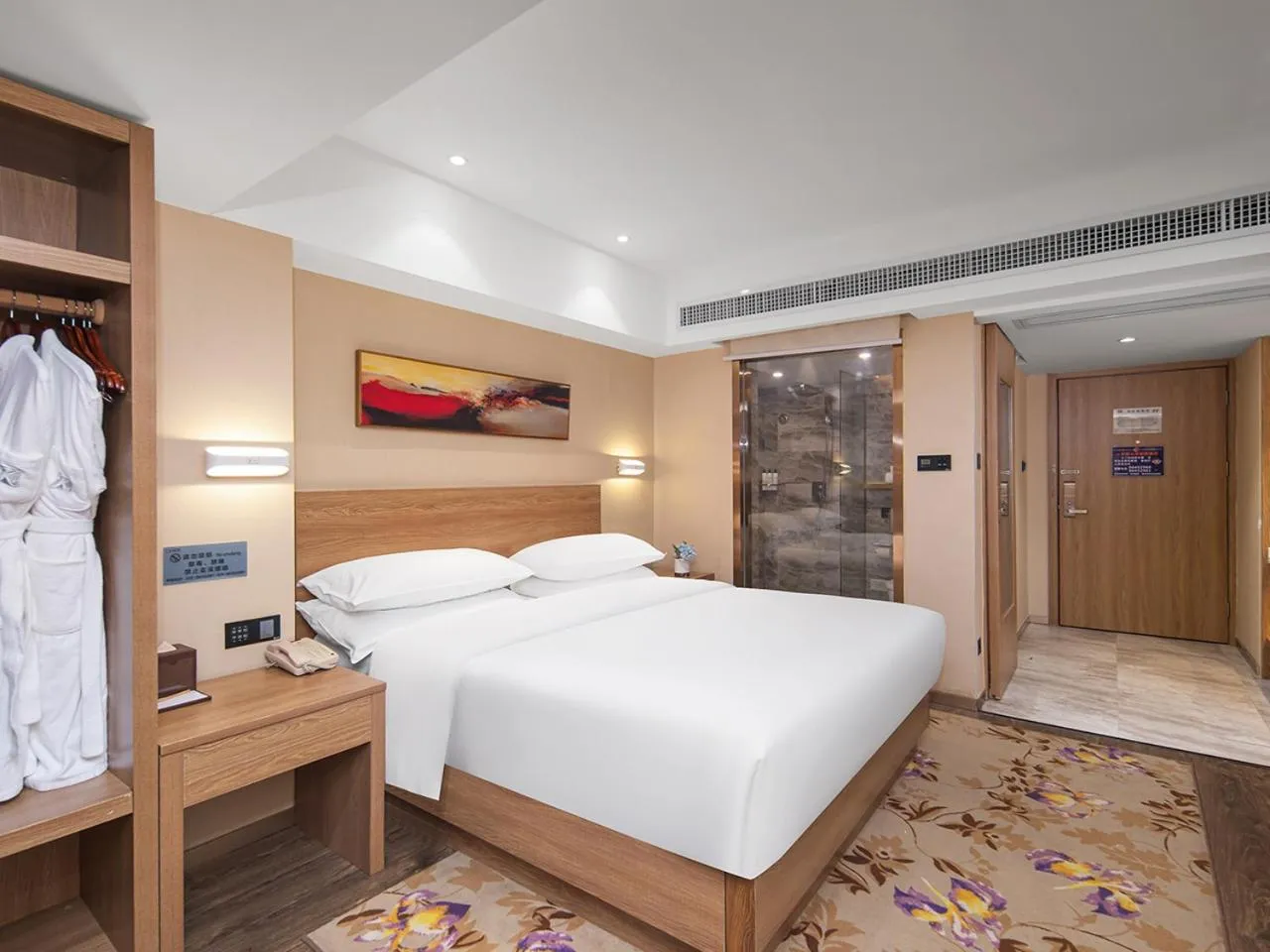 Bedroom, Bed in Guangzhou Baiyun Airport Renhe Cornet International Chain Hotel