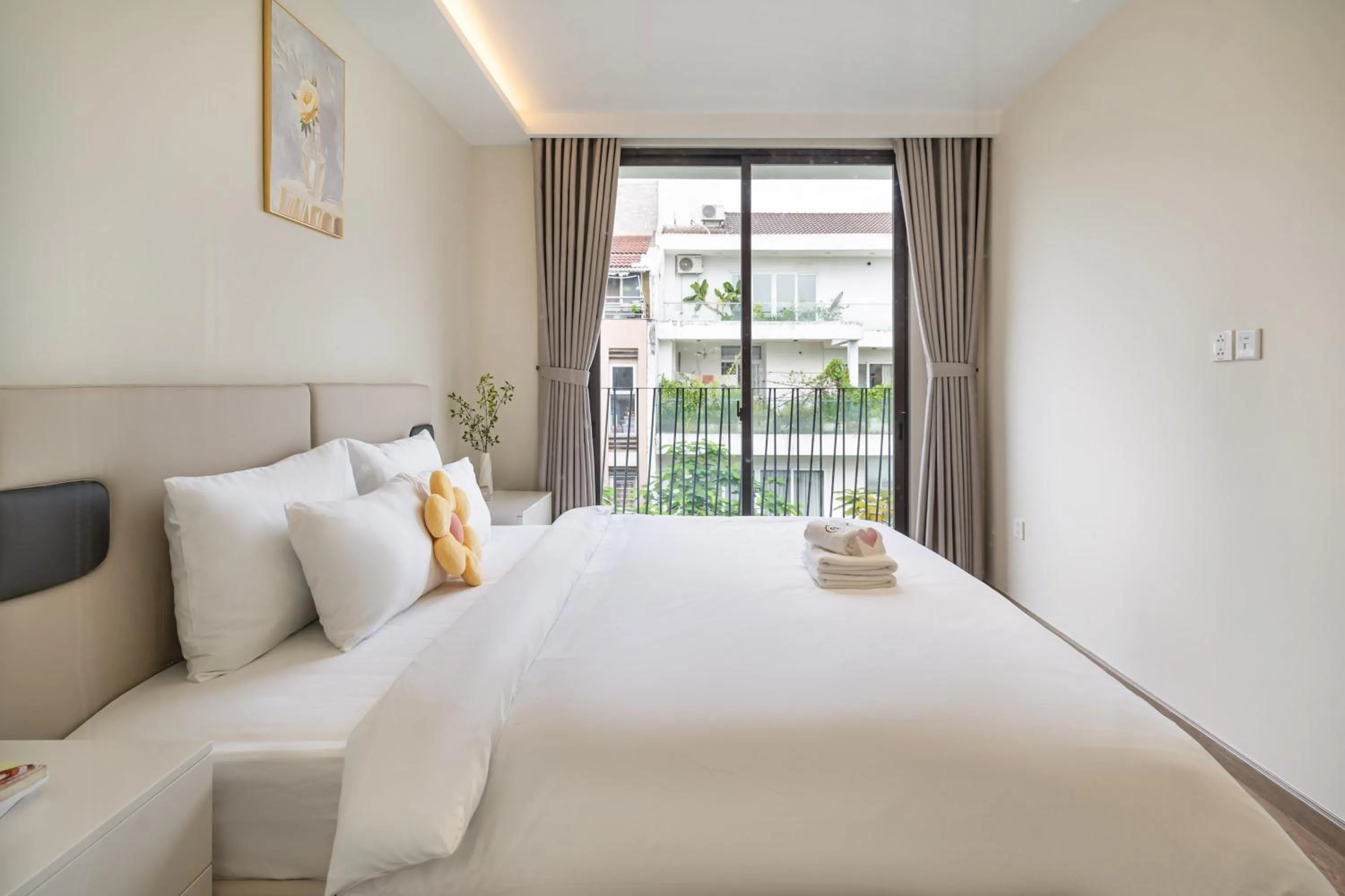 Photo of the whole room, Bed in The Royal Vista - Phu My Hung