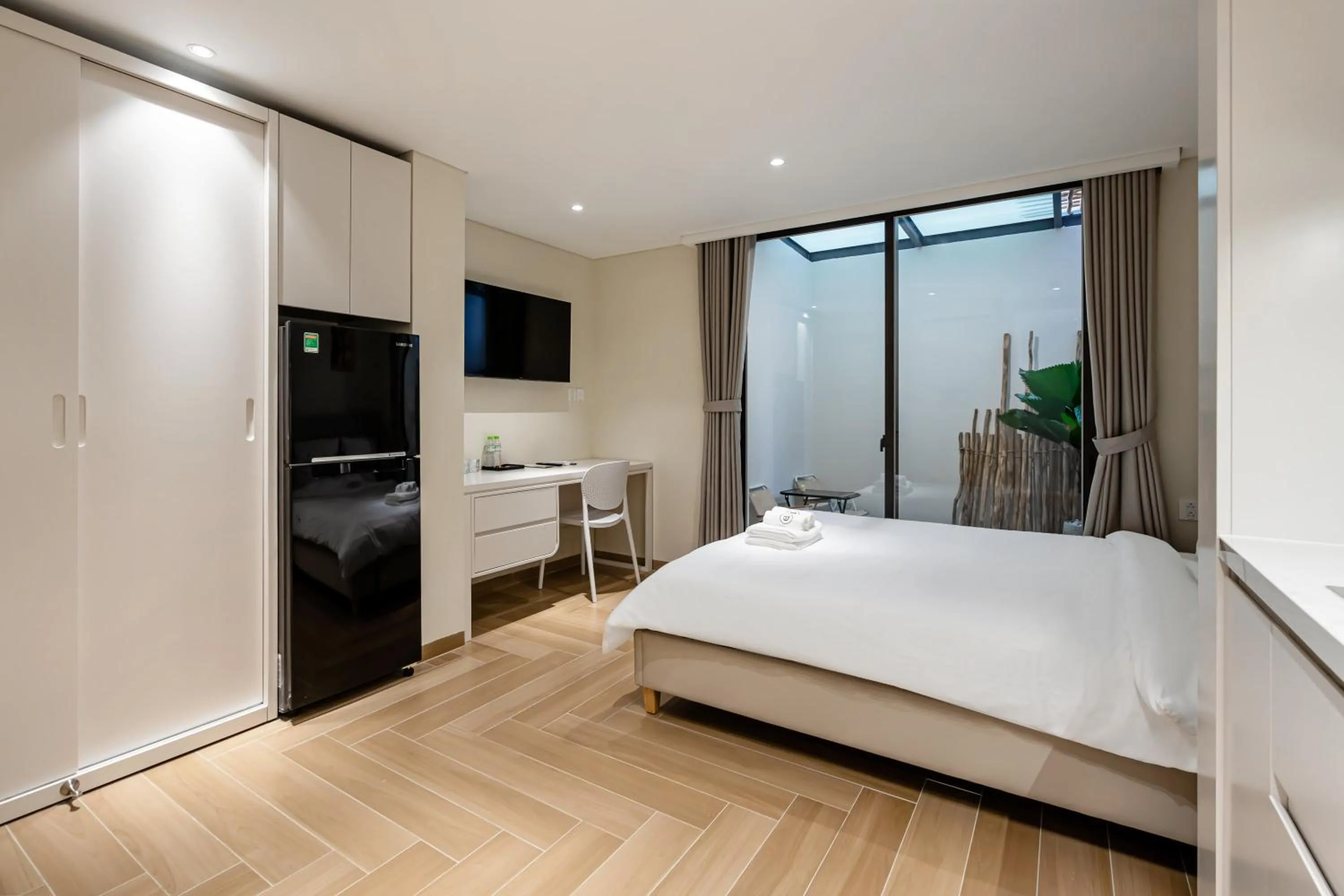 Photo of the whole room, Bed in The Royal Vista - Phu My Hung