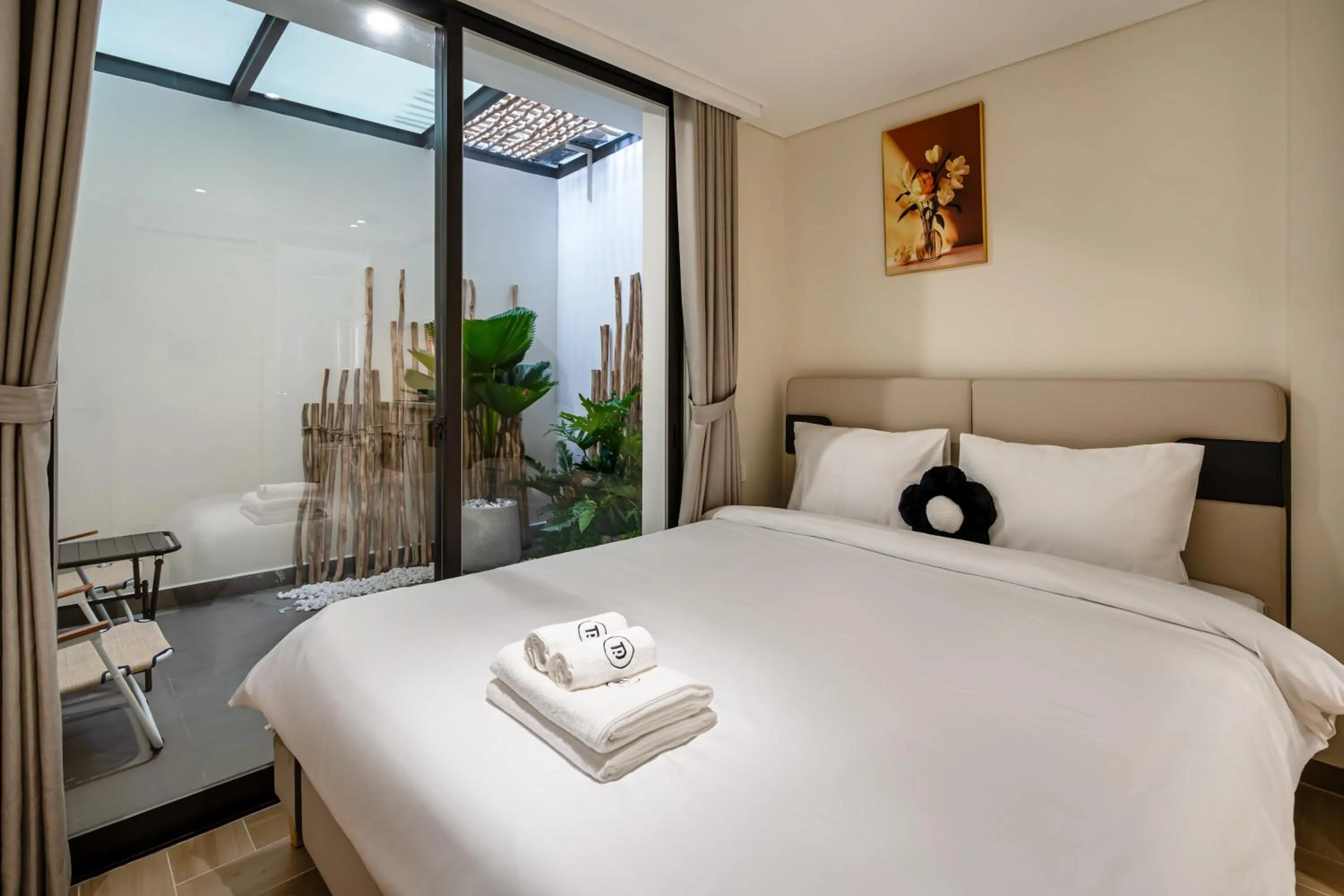 Patio, Bed in The Royal Vista - Phu My Hung