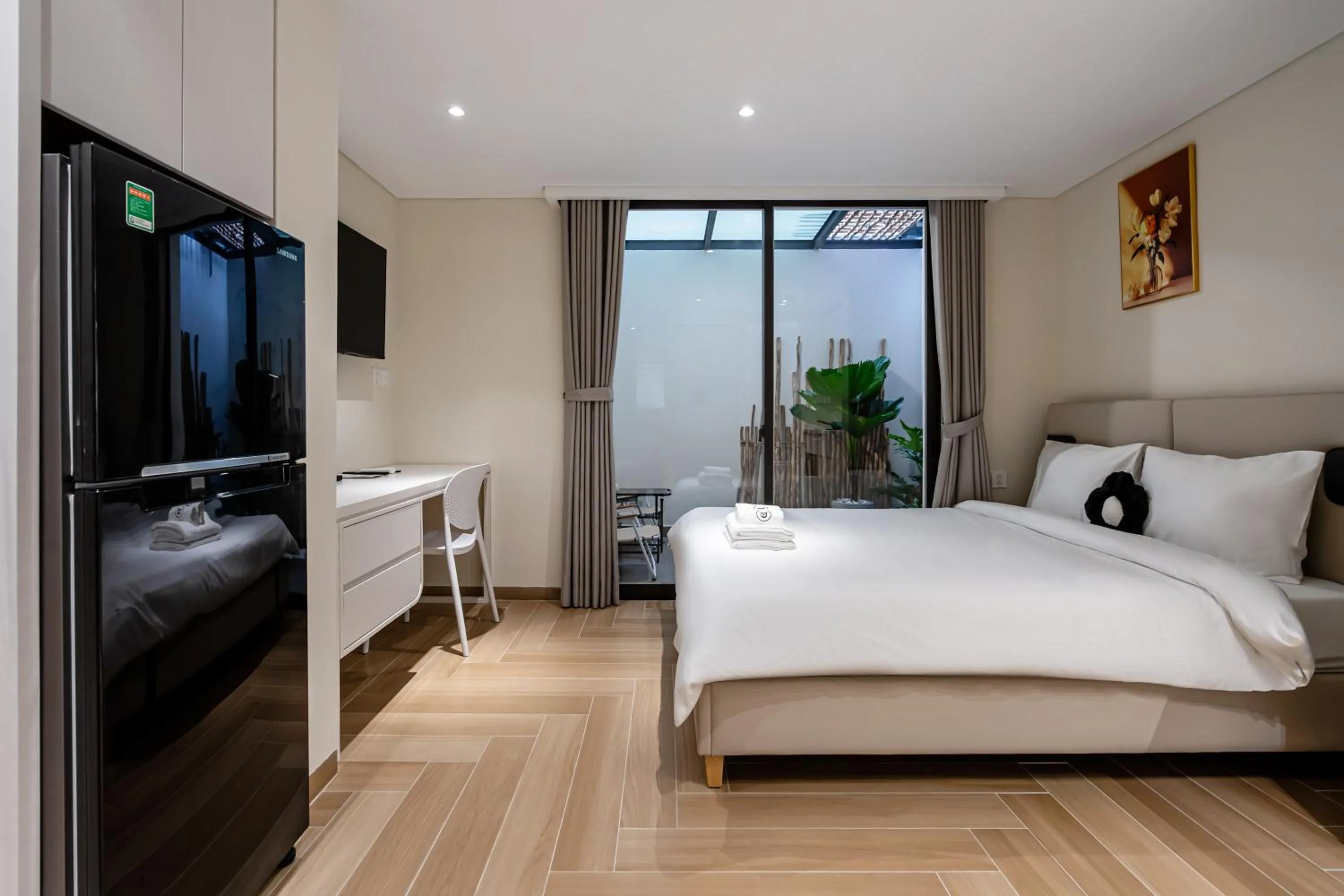 Photo of the whole room, Bed in The Royal Vista - Phu My Hung