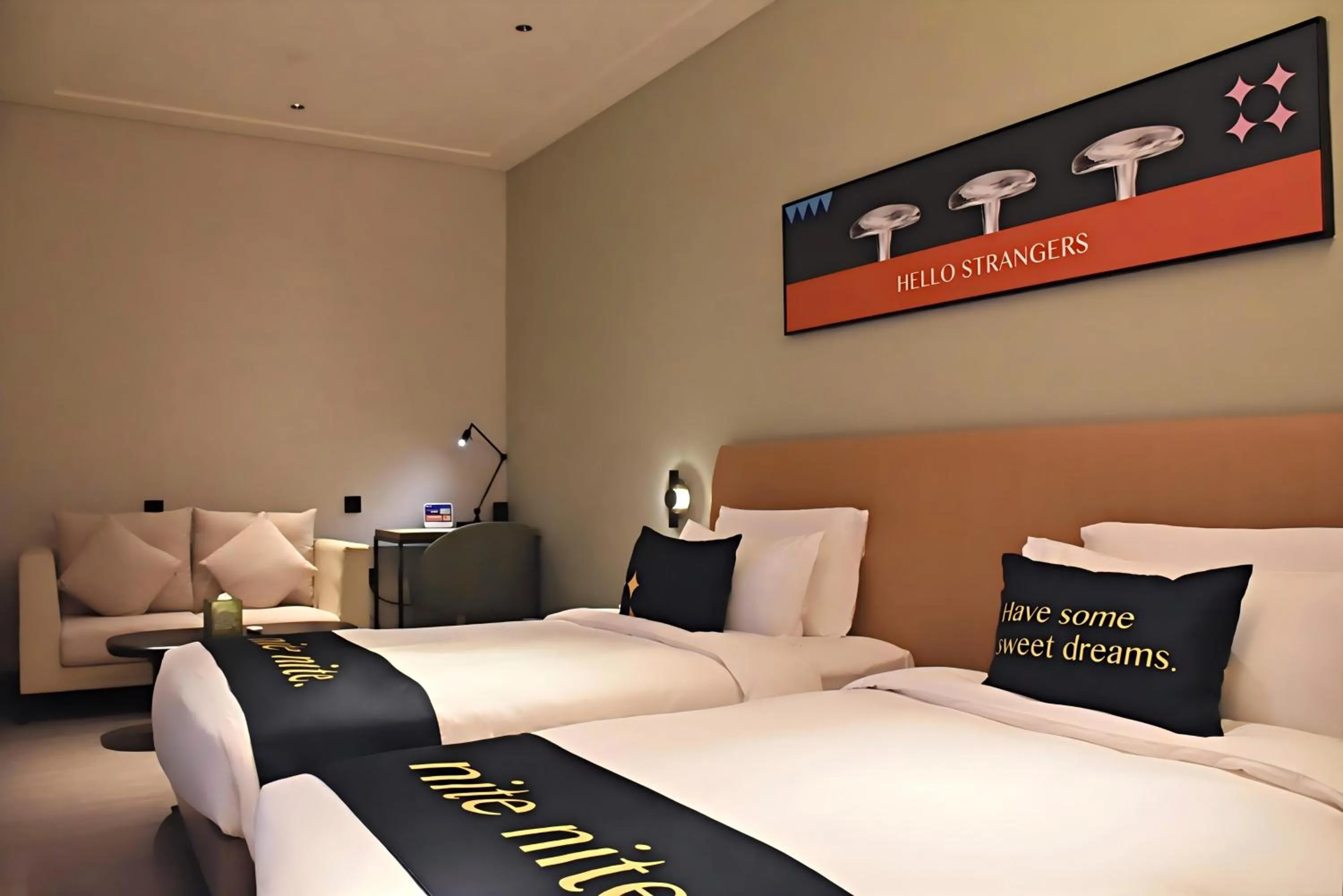 Photo of the whole room, Bed in The Mustel Hotel Chongqing Hongyadong