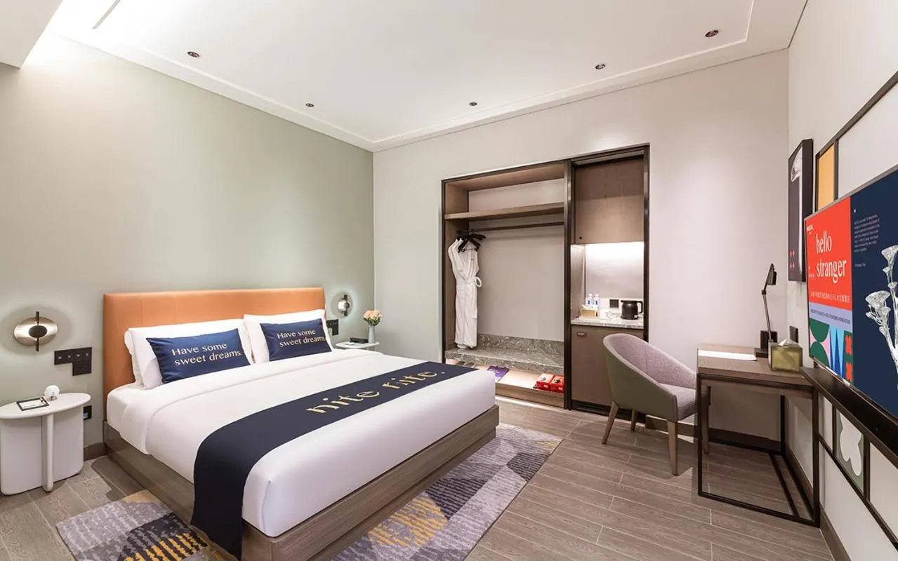 Photo of the whole room, Bed in The Mustel Hotel Chongqing Hongyadong