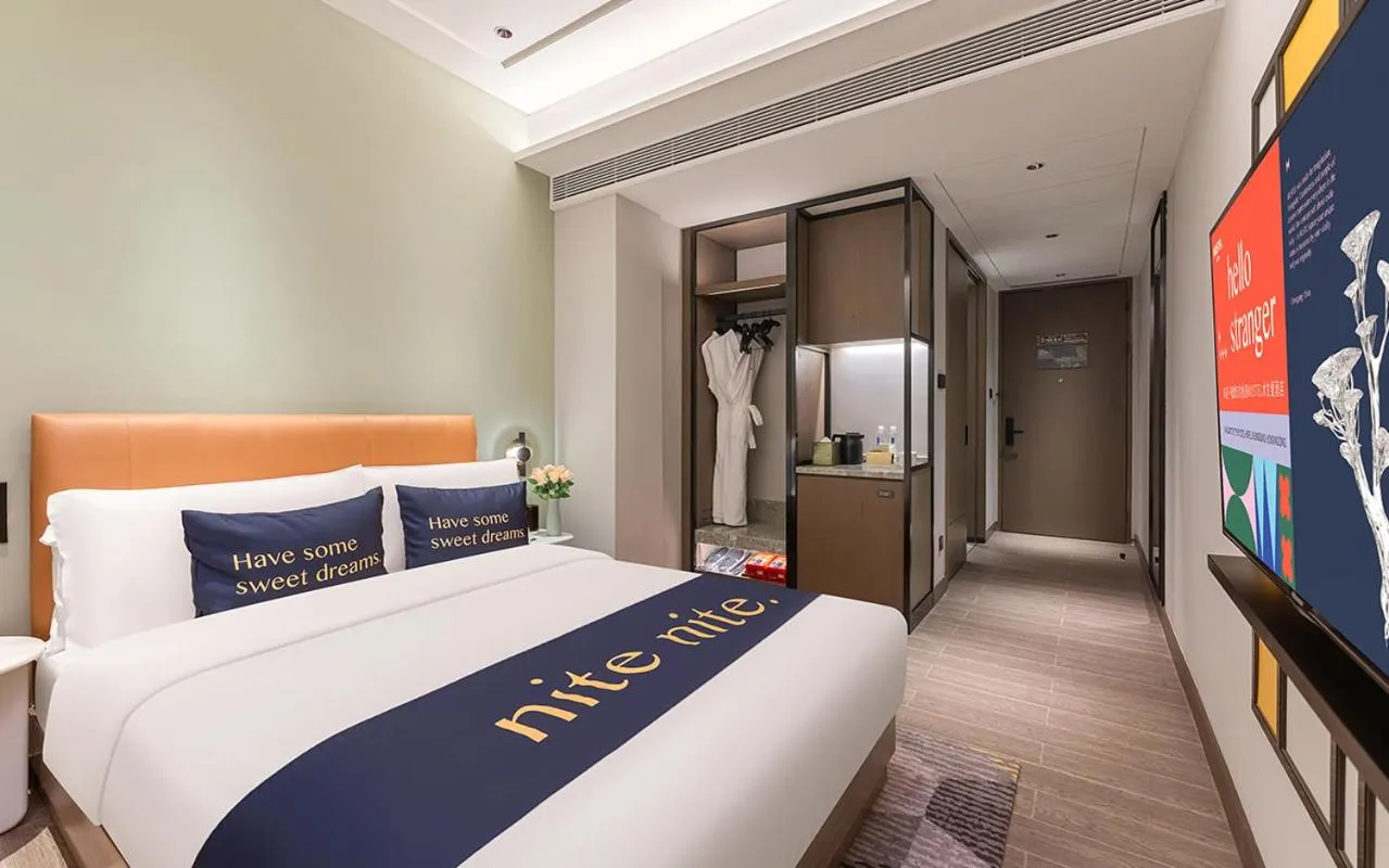 Photo of the whole room, Bed in The Mustel Hotel Chongqing Hongyadong