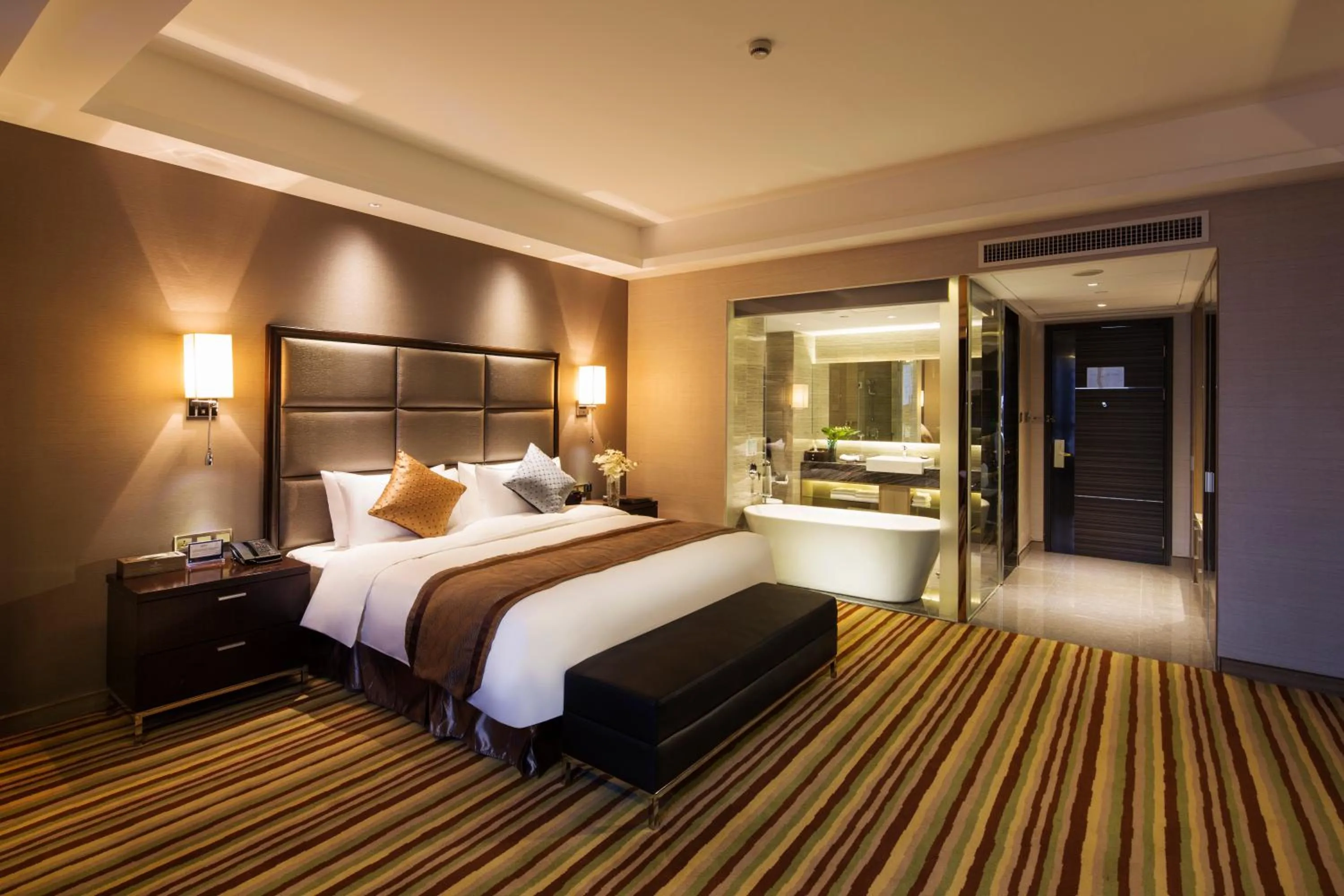 Photo of the whole room, Bed in Millennium Hotel Fuqing