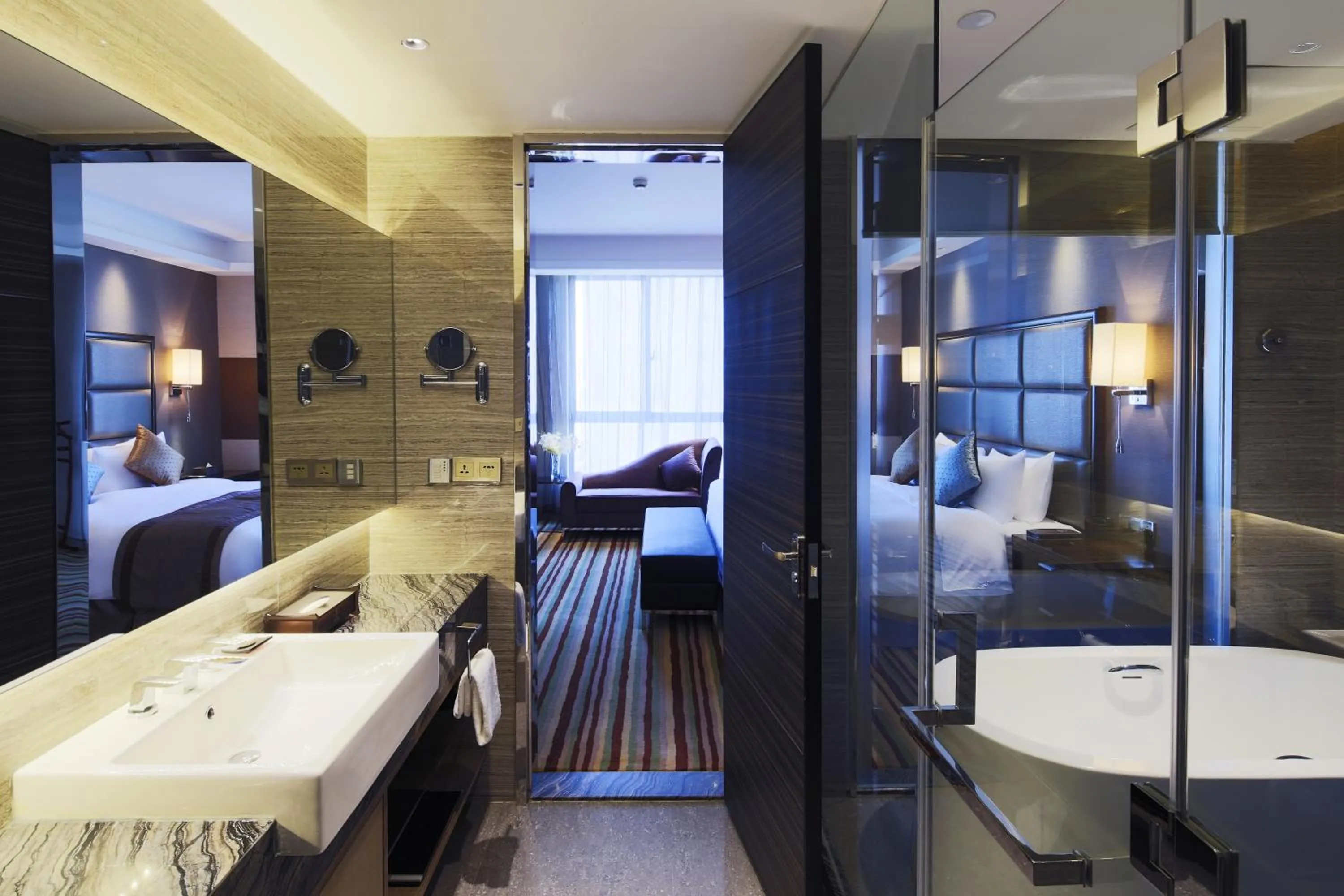 Bathroom, Bed in Millennium Hotel Fuqing