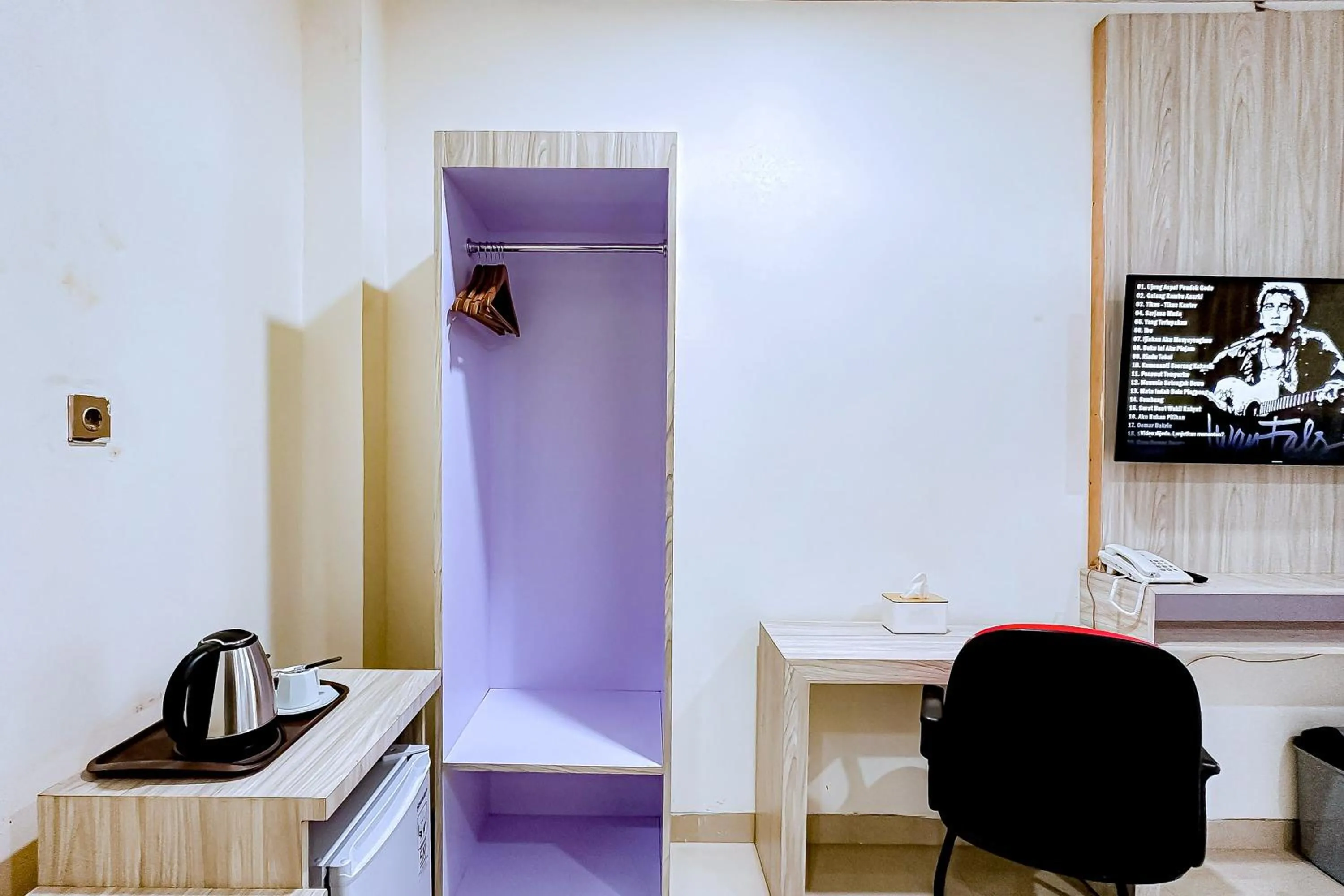 Bedroom in RedDoorz Plus at GNG Hotel El Tari Airport Kupang