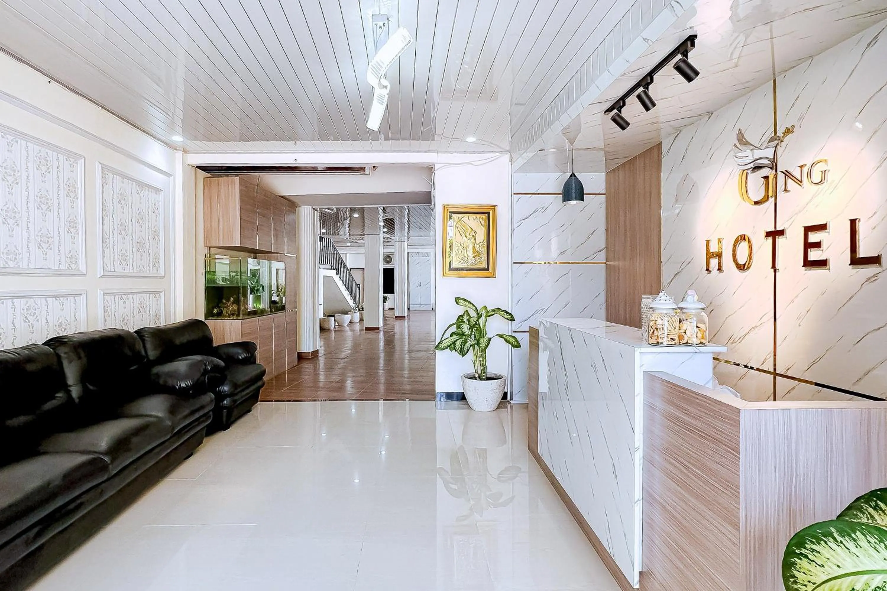 Lobby or reception in RedDoorz Plus at GNG Hotel El Tari Airport Kupang