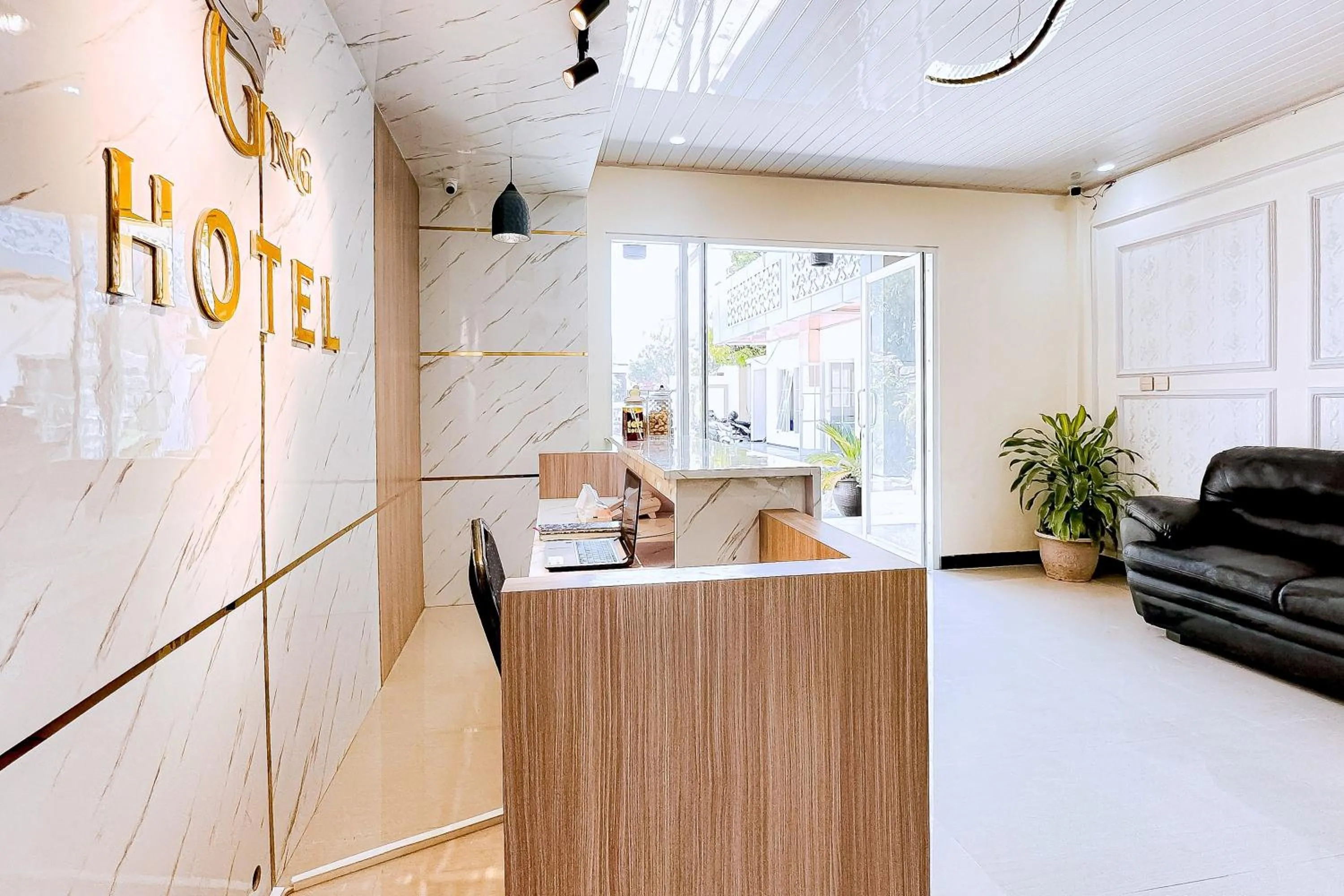 Lobby or reception in RedDoorz Plus at GNG Hotel El Tari Airport Kupang