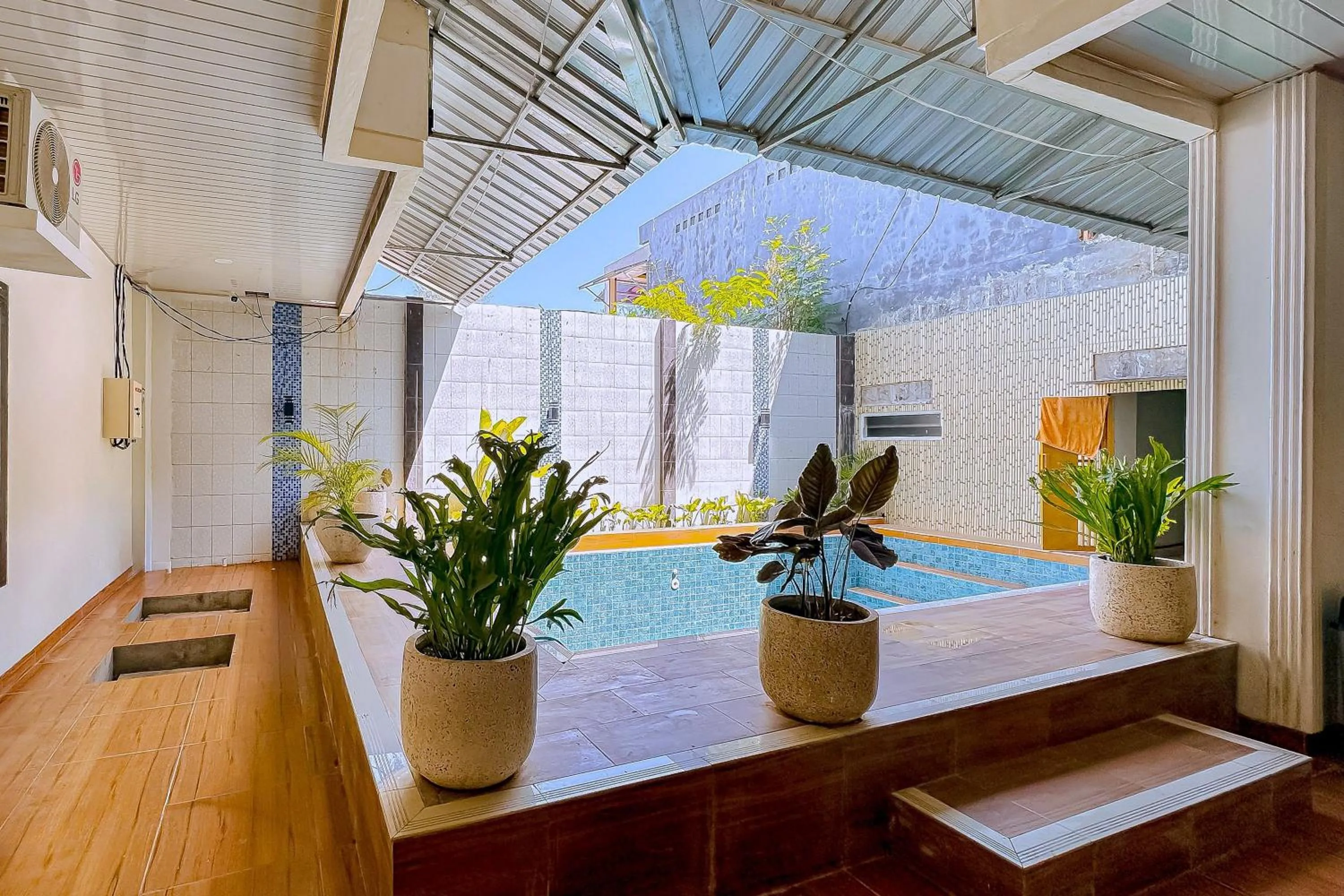 Property building in RedDoorz Plus at GNG Hotel El Tari Airport Kupang