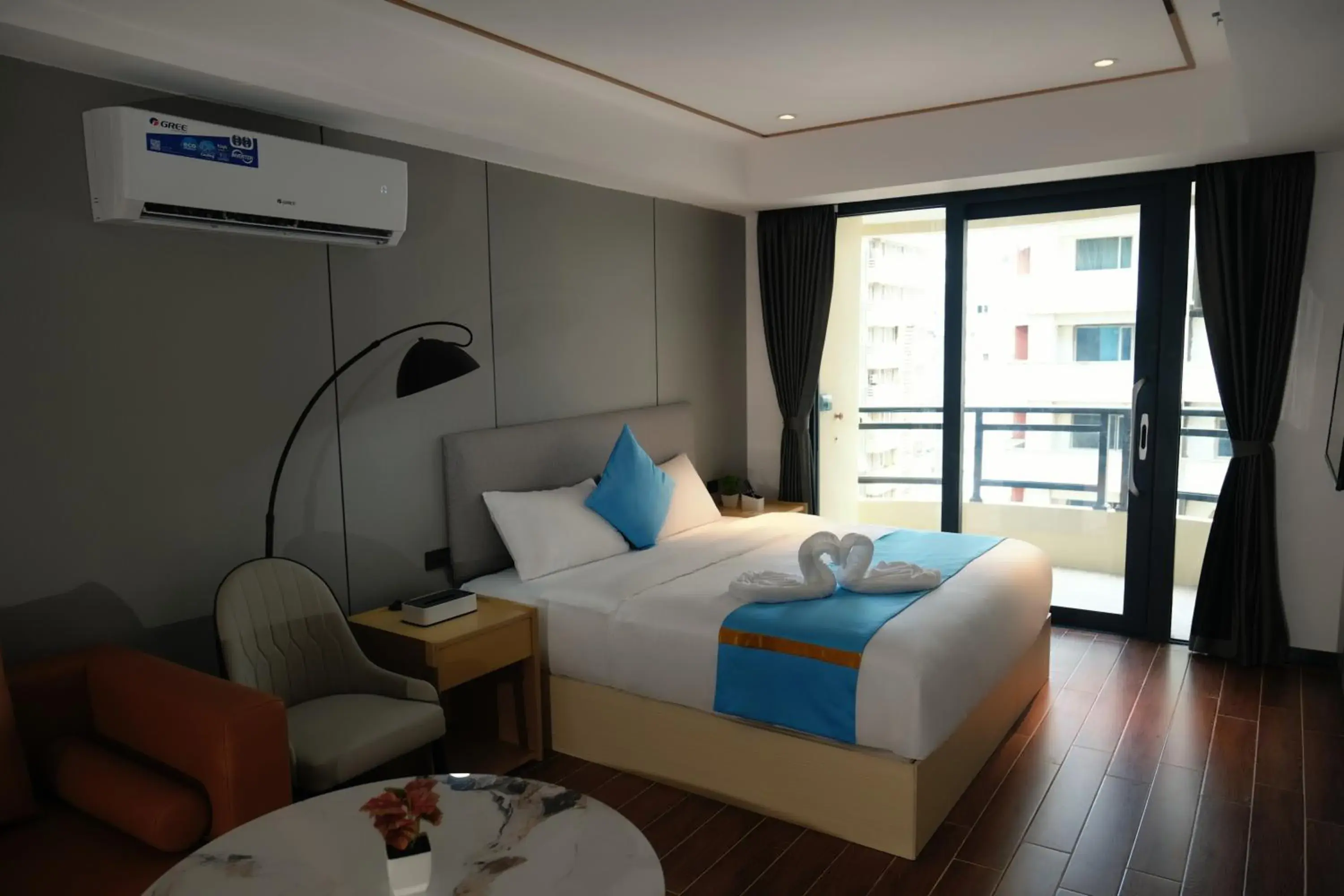 Bed in Golden Seagulls Hotel Bed in Golden Seagulls Hotel