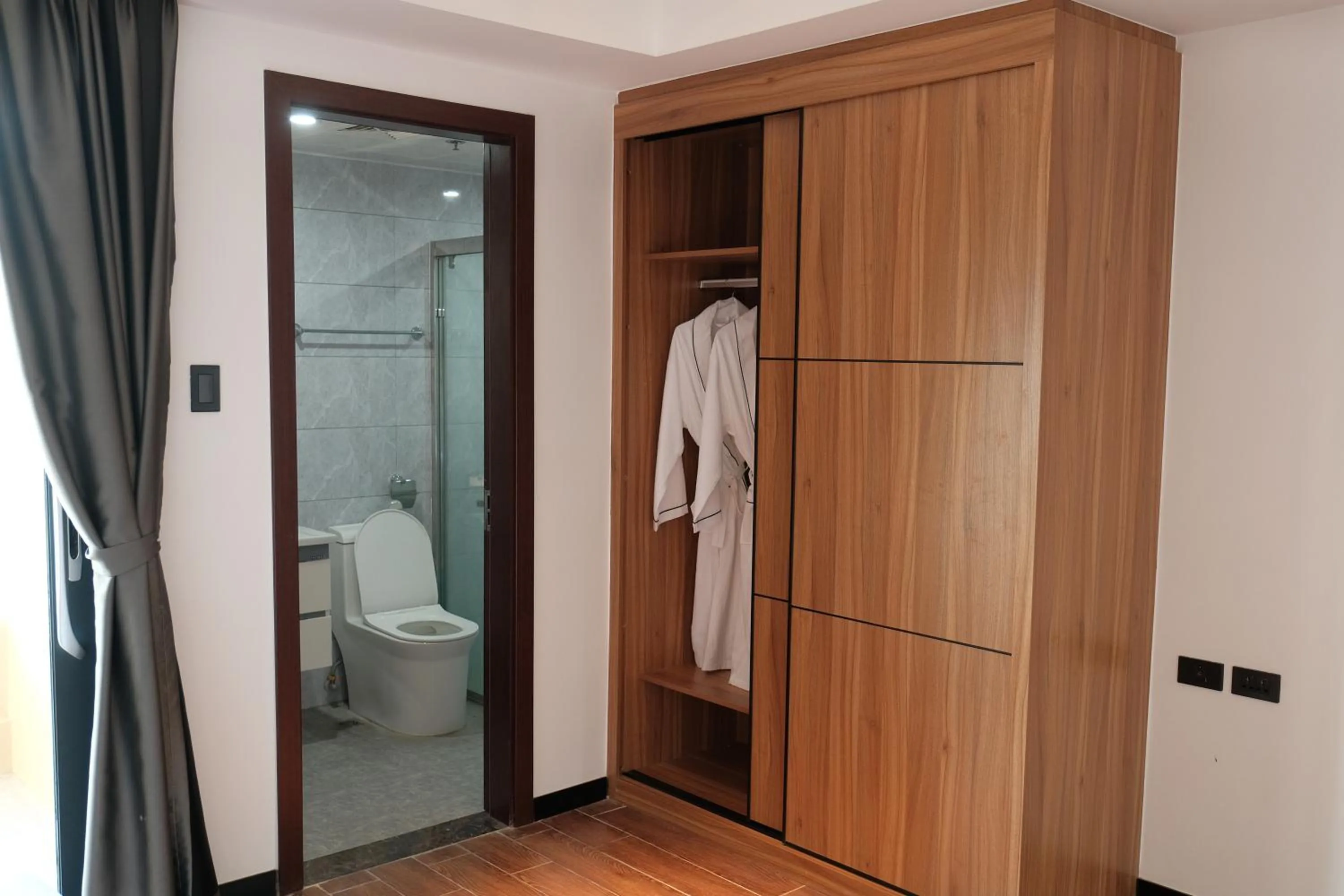 Golden Seagulls Hotel