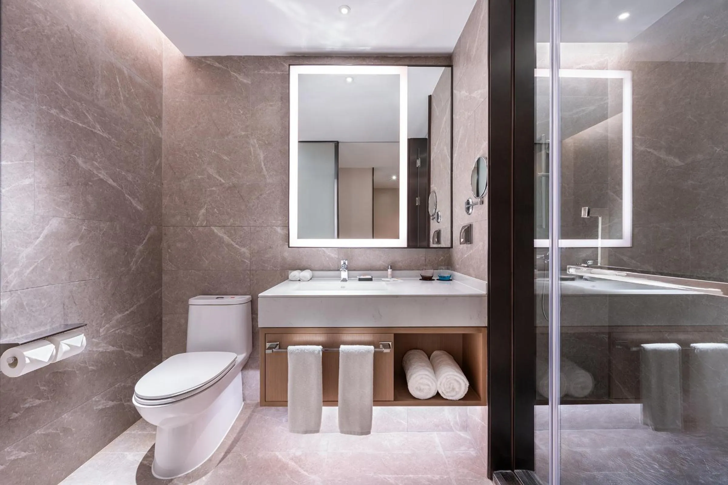 Toilet in The Qube Hotel Shanghai Qingpu