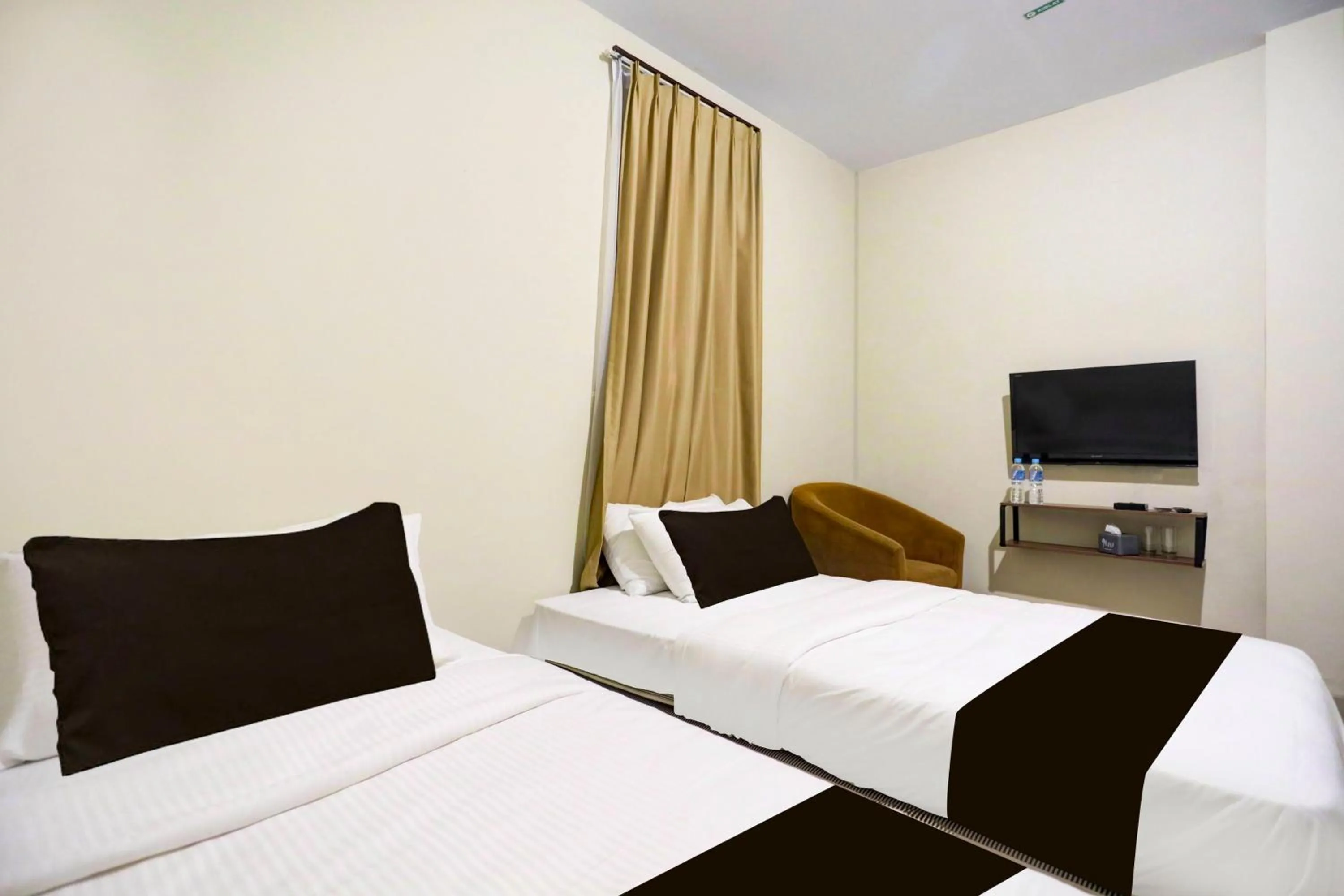 Bedroom, Bed in Collection O Waterfront City Near Unrika Formerly Dory Inn