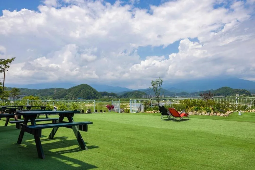 Yangyang Blue Ara Pension