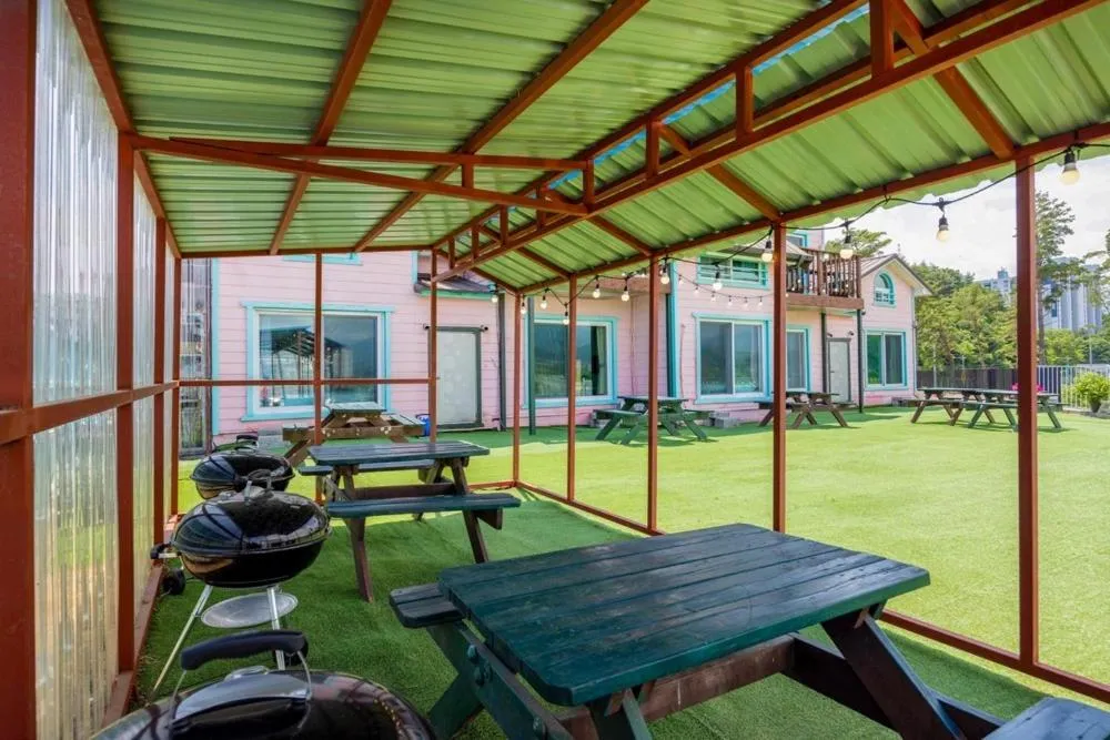 Yangyang Blue Ara Pension