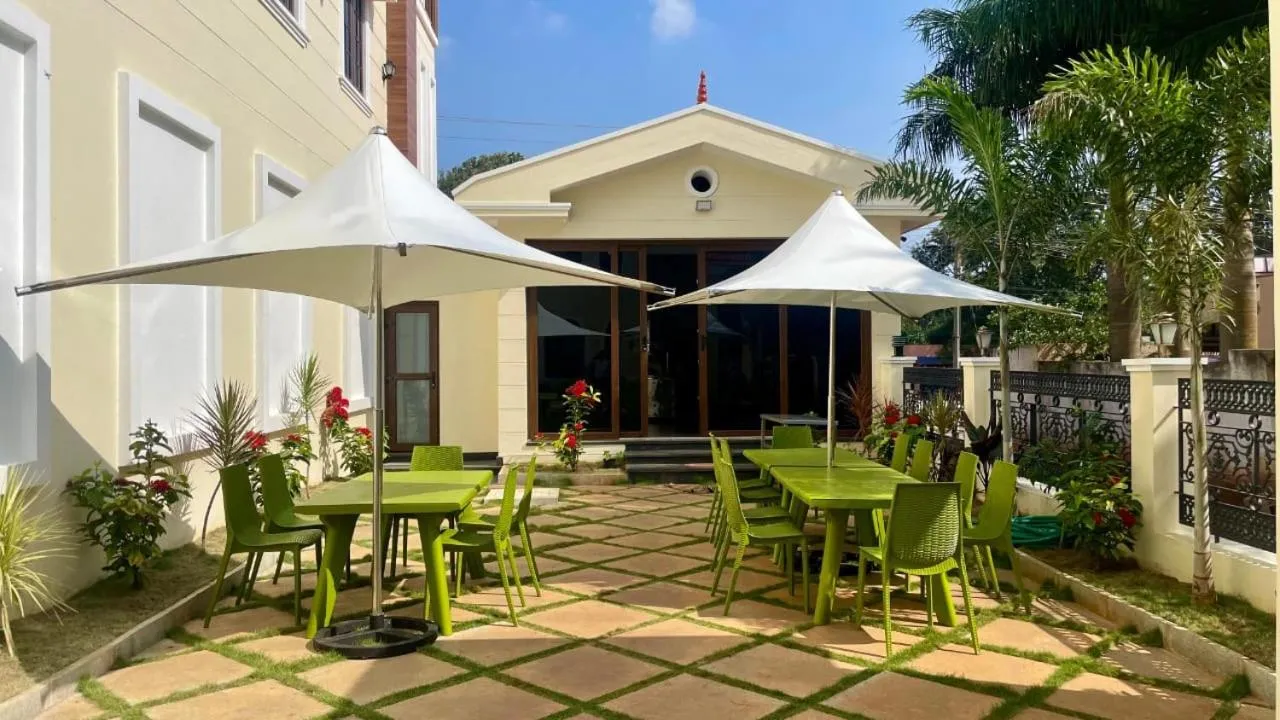 Restaurant/places to eat in MGM Whispering Meadows Yelagiri