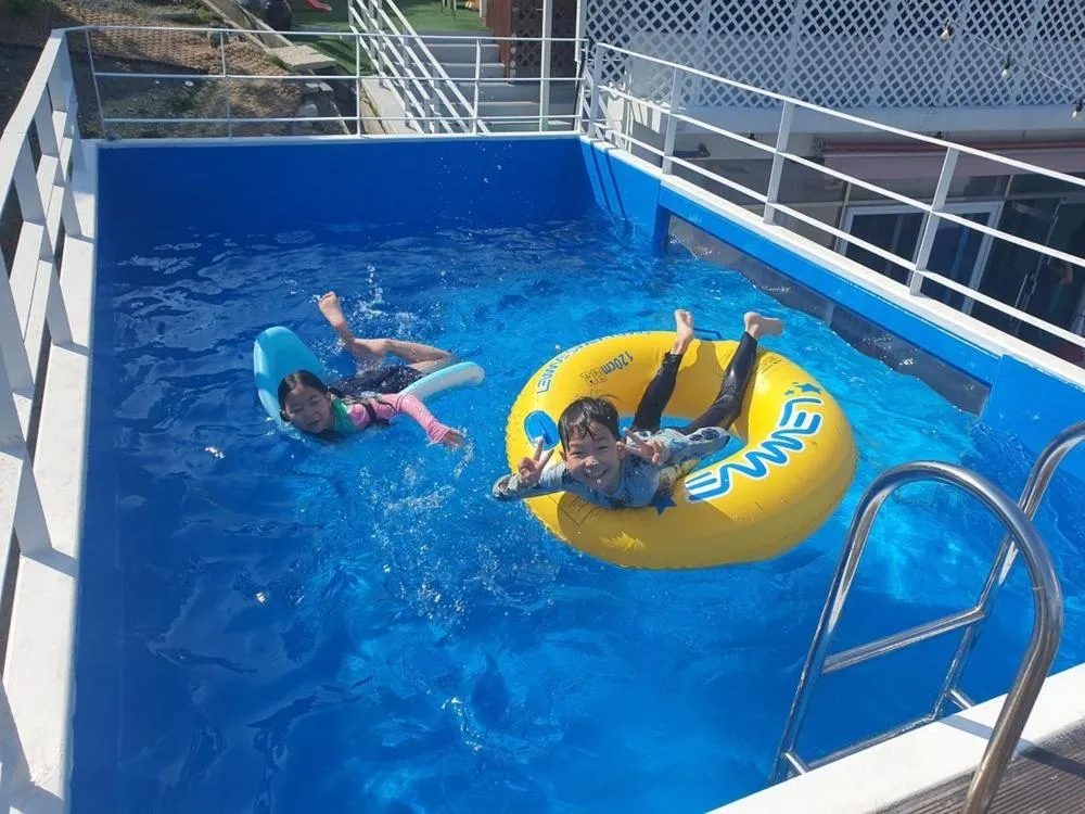 Geoje Theview Kids Poolvilla