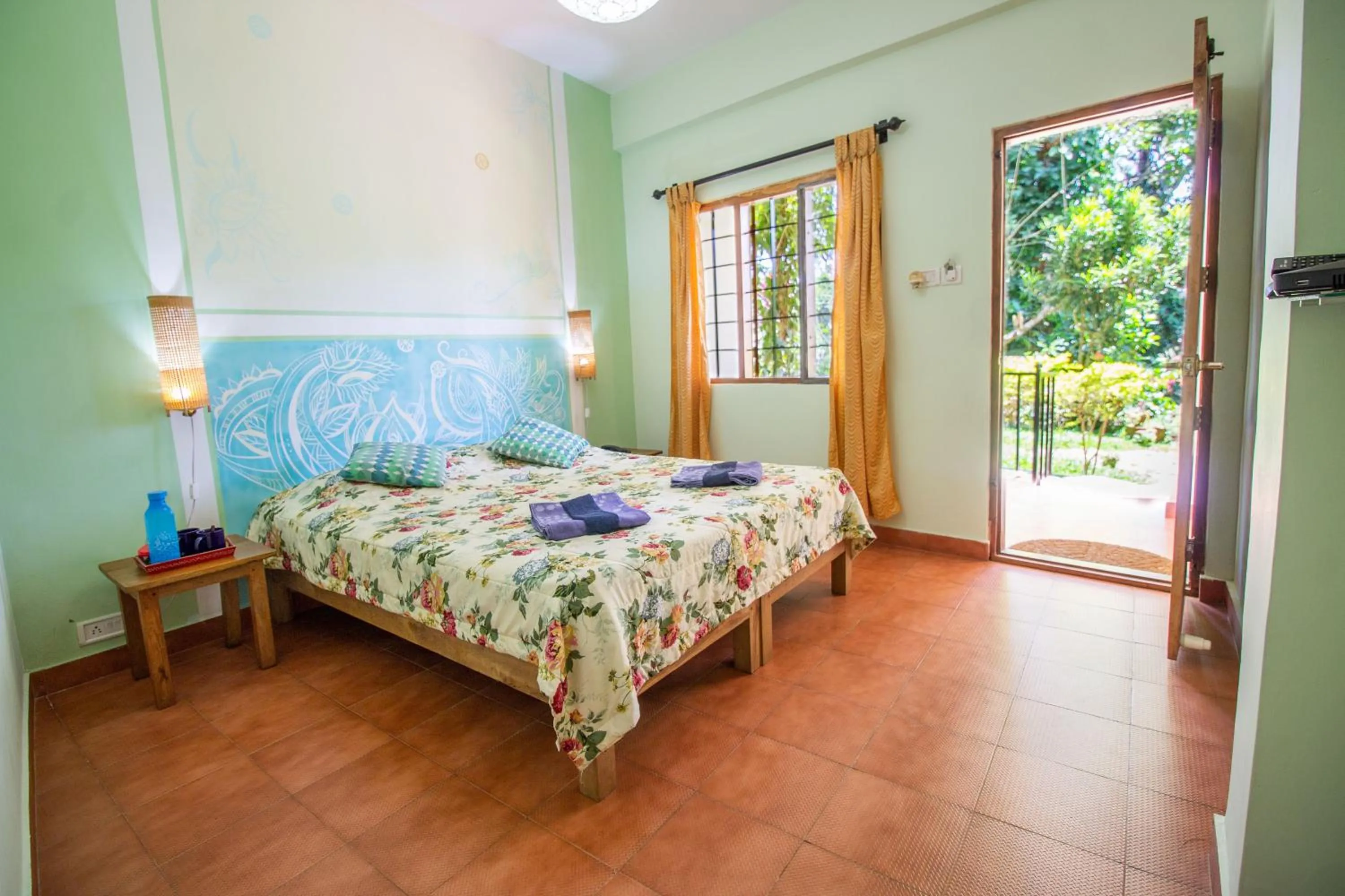 Bedroom, Bed in Chrissie's Hotel