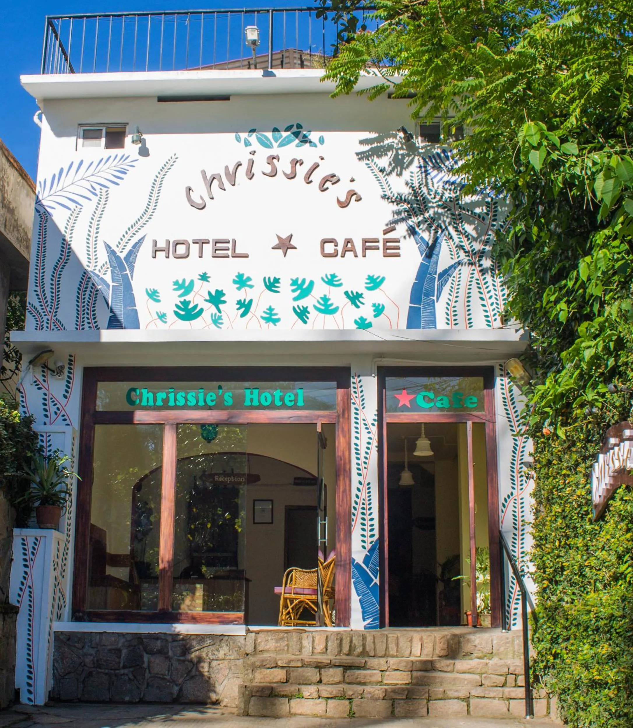 Facade/entrance in Chrissie's Hotel