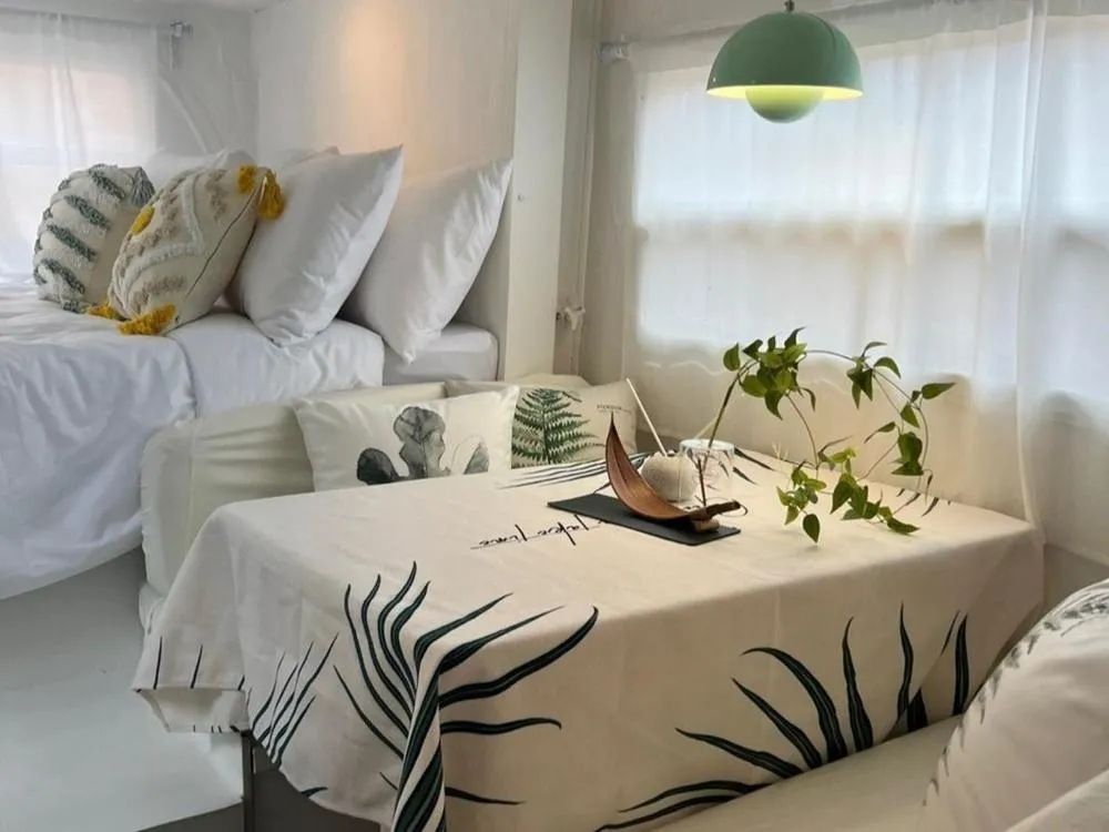 Bed in Sokcho New York Caravan