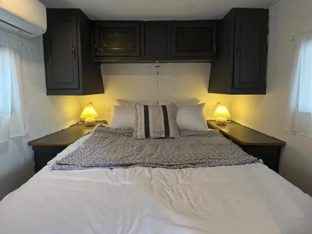 Bed in Sokcho New York Caravan