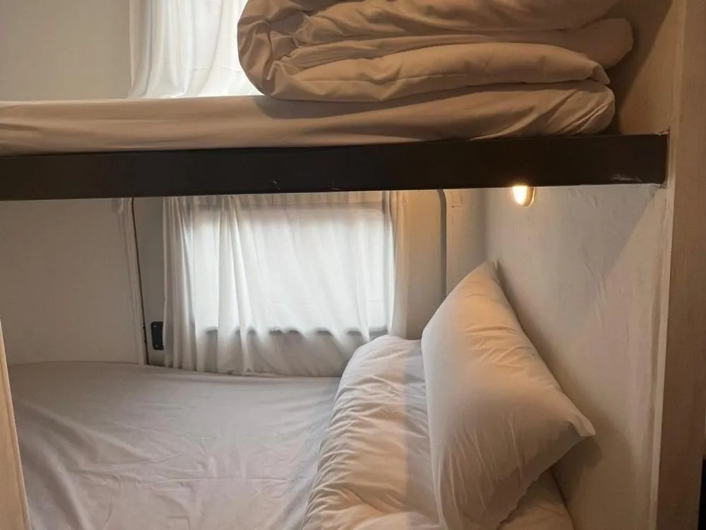 Bed in Sokcho New York Caravan