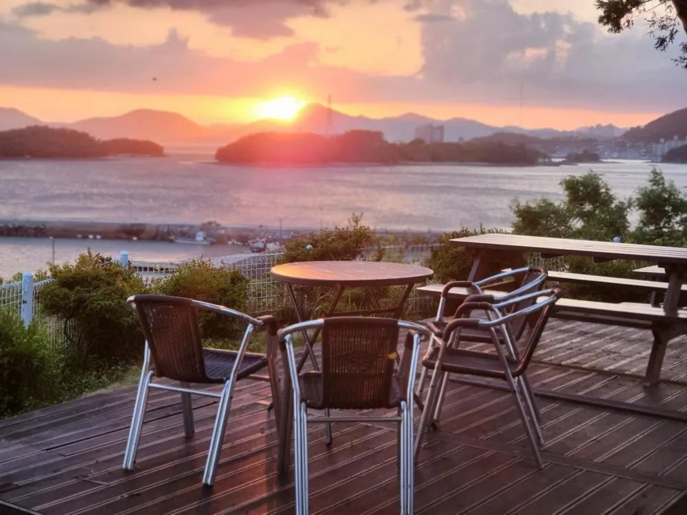 Yeosu Gyeongdo Pension