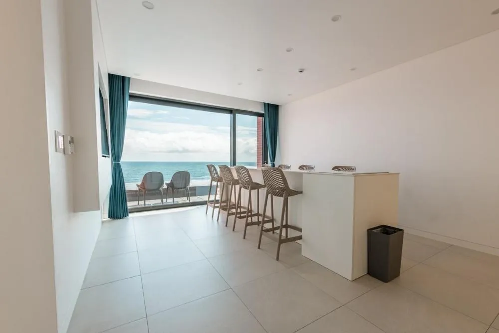 Pohang Case Poolvilla